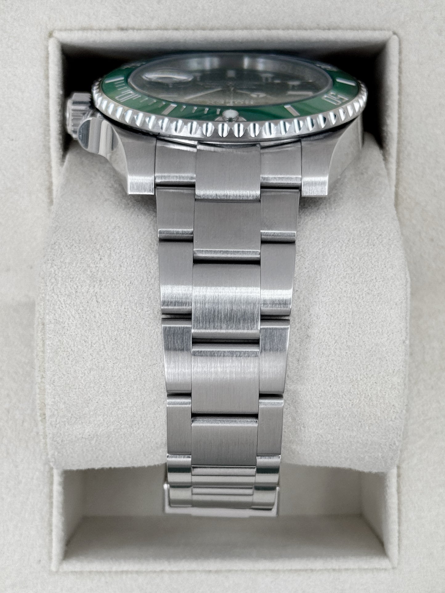2019 Rolex Submariner Hulk 40mm 116610LV Green Dial