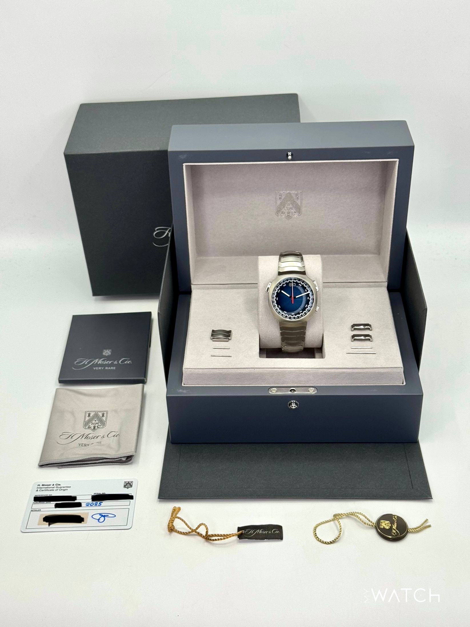 2025 H. Moser & Cie. Streamliner Flyback Chronograph 42.3mm 6907-1200 Blue Dial - MyWatchLLC