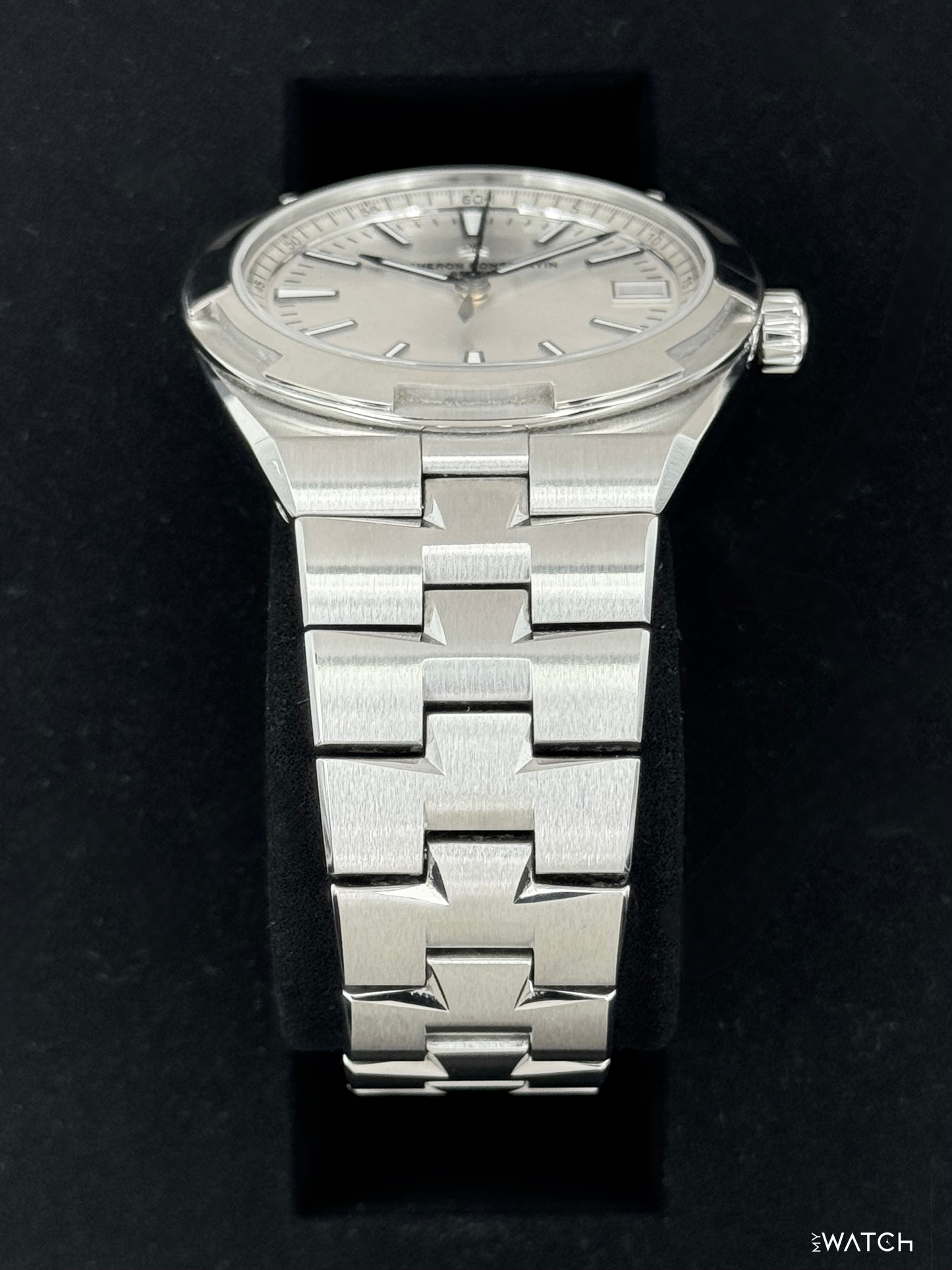 2024 Vacheron Constantin Overseas 41mm 4520V Stainless Steel Silver Dial - MyWatchLLC