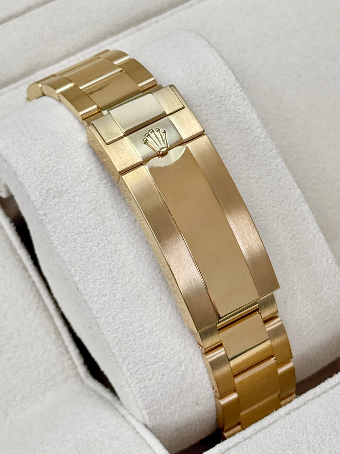 2025 Rolex Deepsea 44mm 136668LB 18K Yellow Gold Blue Dial