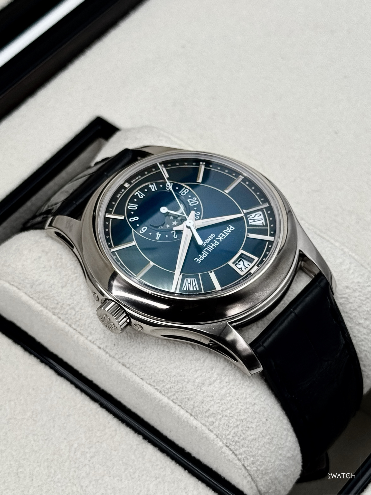 2021 Patek Philippe Annual Calander 40mm 5205G White Gold Blue Dial (Deployant Buckle)