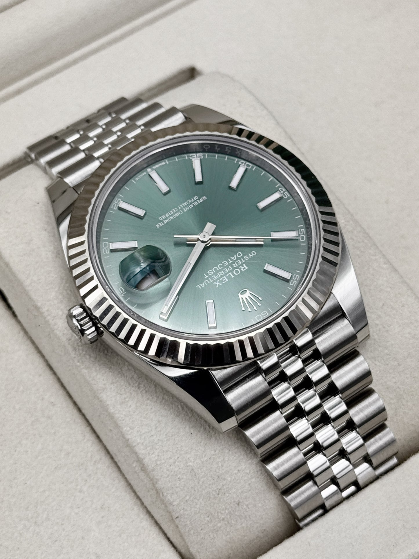 2025 Rolex Datejust 41mm 126334 Stainless Steel Jubilee Green Dial