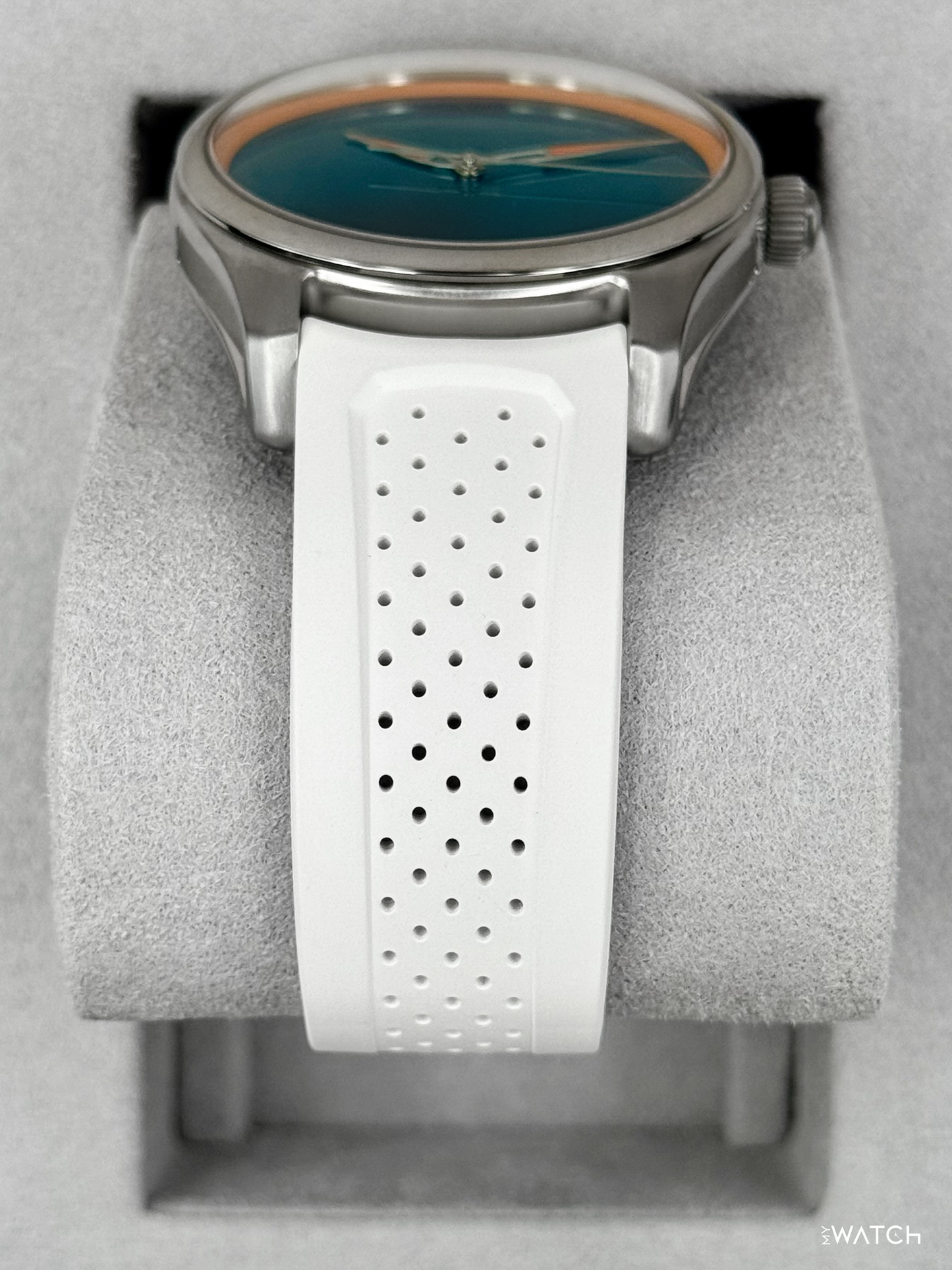 NEW 2026 H. Moser & Cie. Pioneer Centre Seconds 42.8mm 3201-1202 Blue Dial