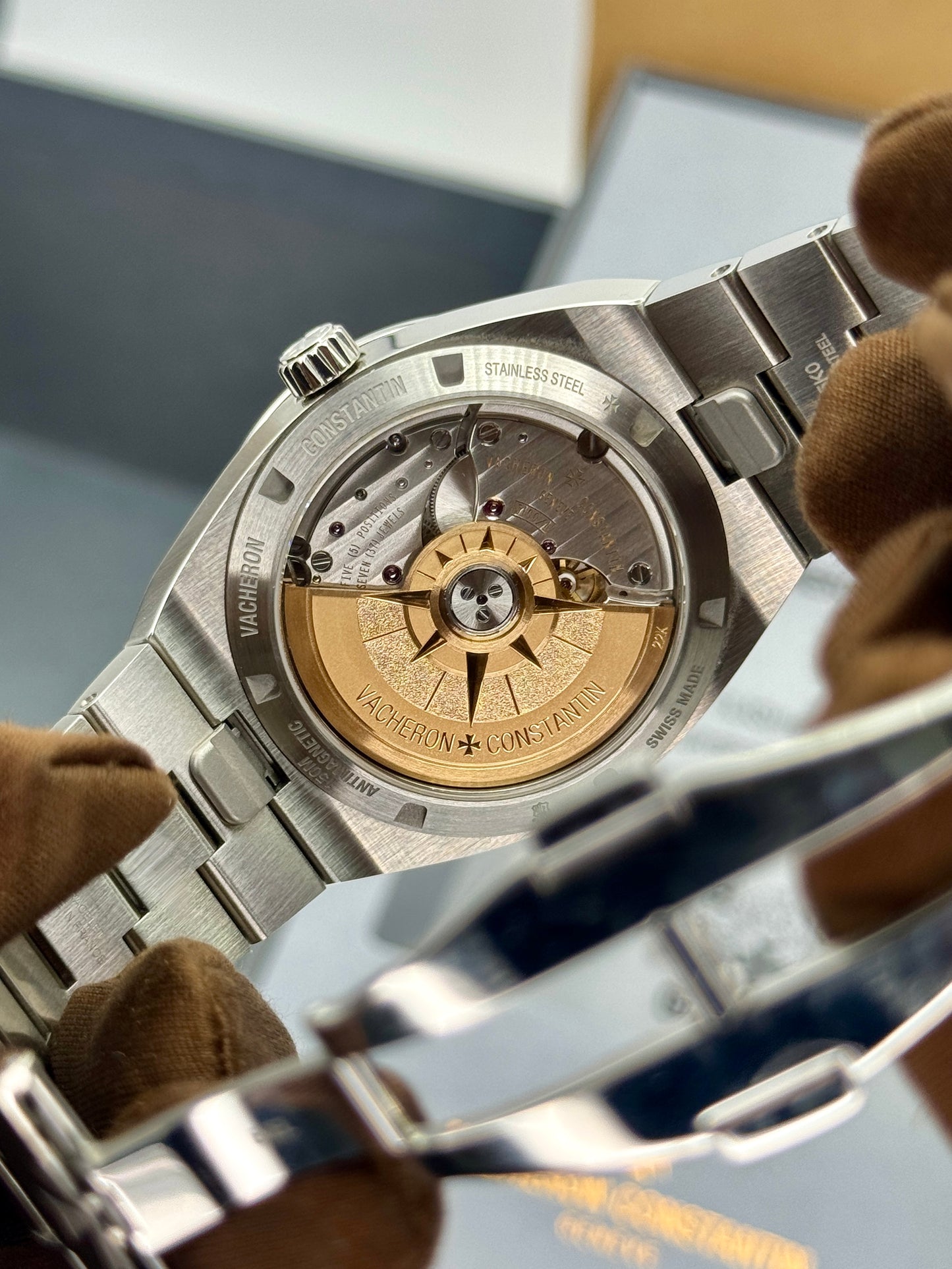 2025 Vacheron Constantin Overseas 41mm 4520V Stainless Steel Blue Dial