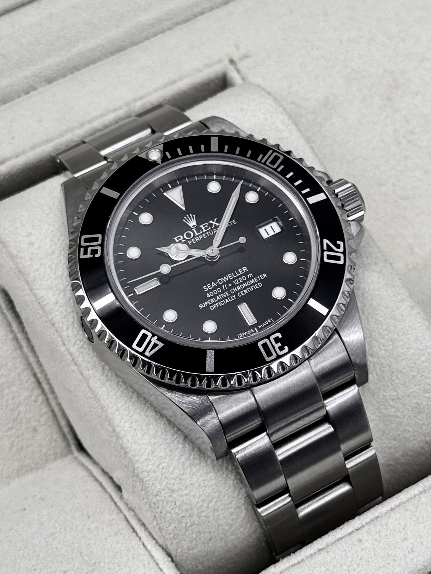 2007 Rolex Sea-Dweller 40mm 16600 Stainless Steel Black Dial (Collectors Set)