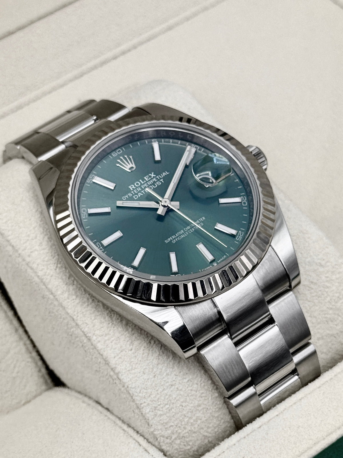 2025 Rolex Datejust 41mm 126334 Stainless Steel Oyster Green Dial