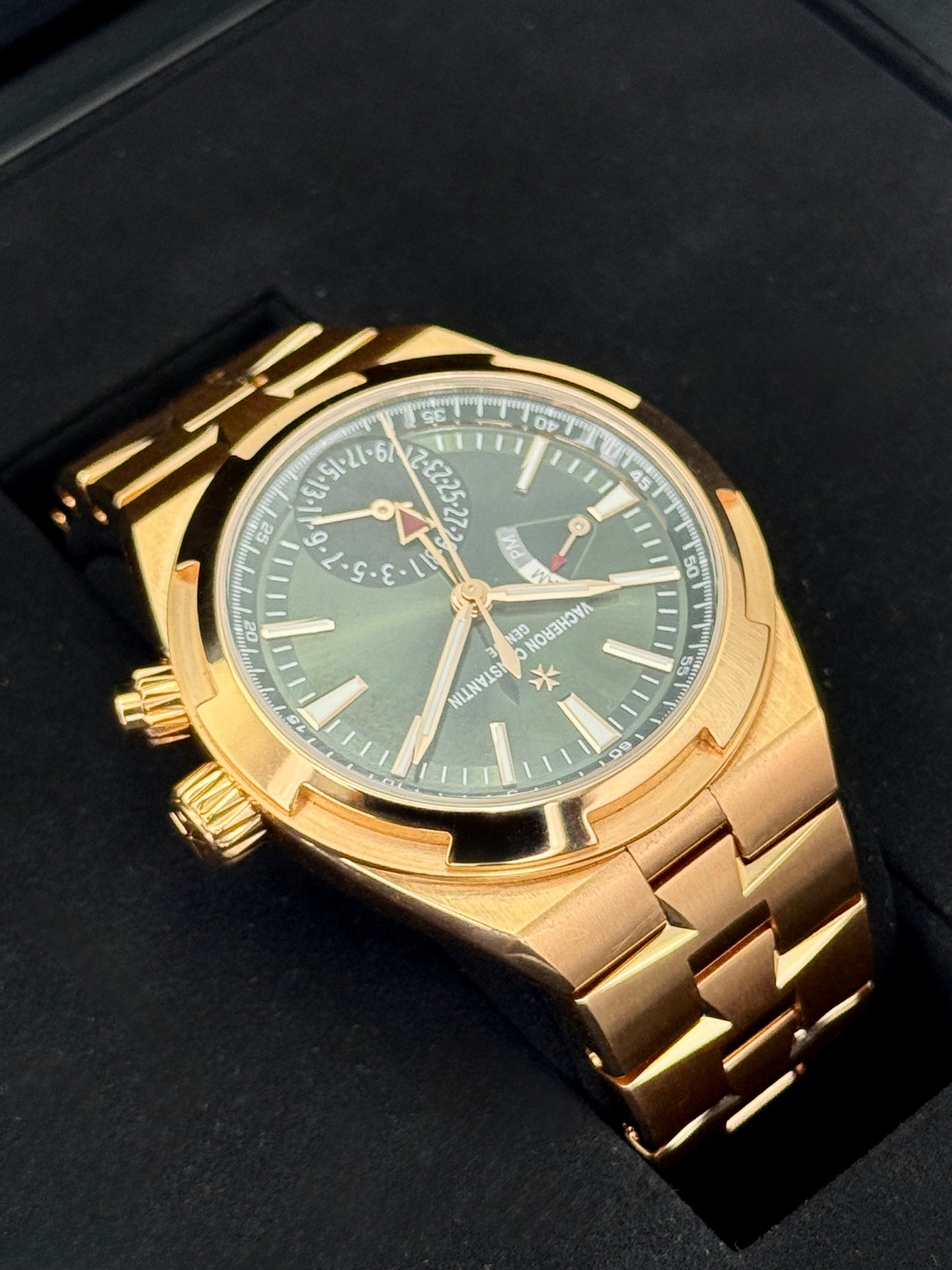 2024 Vacheron Constantin Overseas Dual Time 41mm 7920V Rose Gold Green Dial