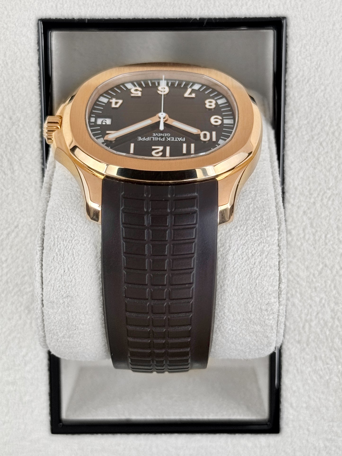 2023 Patek Philippe Aquanaut 40mm 5167R-001 Rose Gold Brown Dial