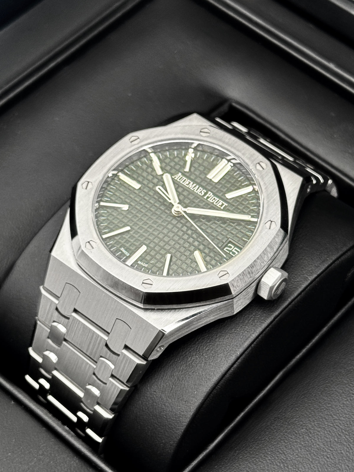 2024 Audemars Piguet Royal Oak 41mm 15510ST Stainless Steel Green Dial