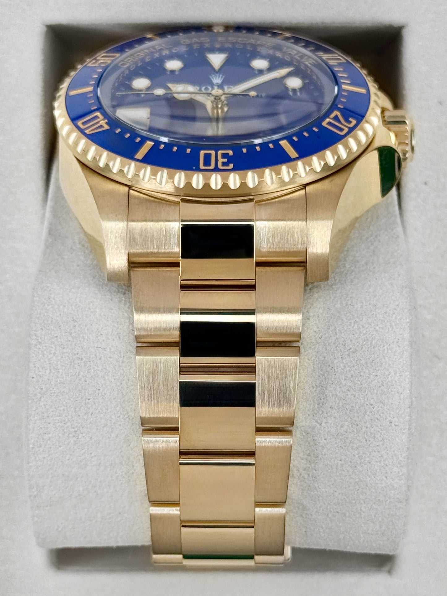 2026 Rolex Deepsea 44mm 136668LB 18K Yellow Gold Blue Dial