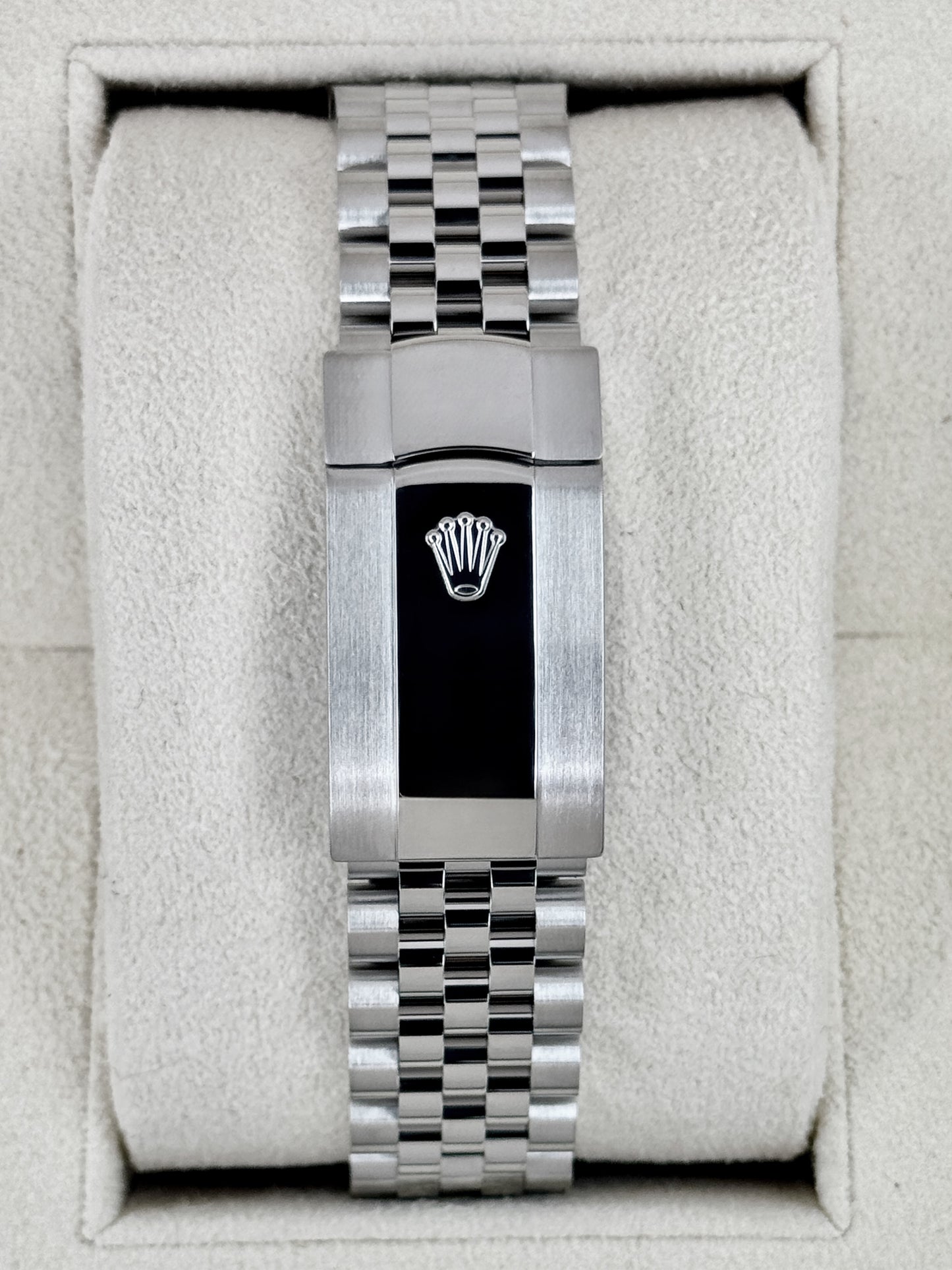 2025 Rolex Datejust 41mm 126334 Stainless Steel Jubilee Azzurro Blue Dial