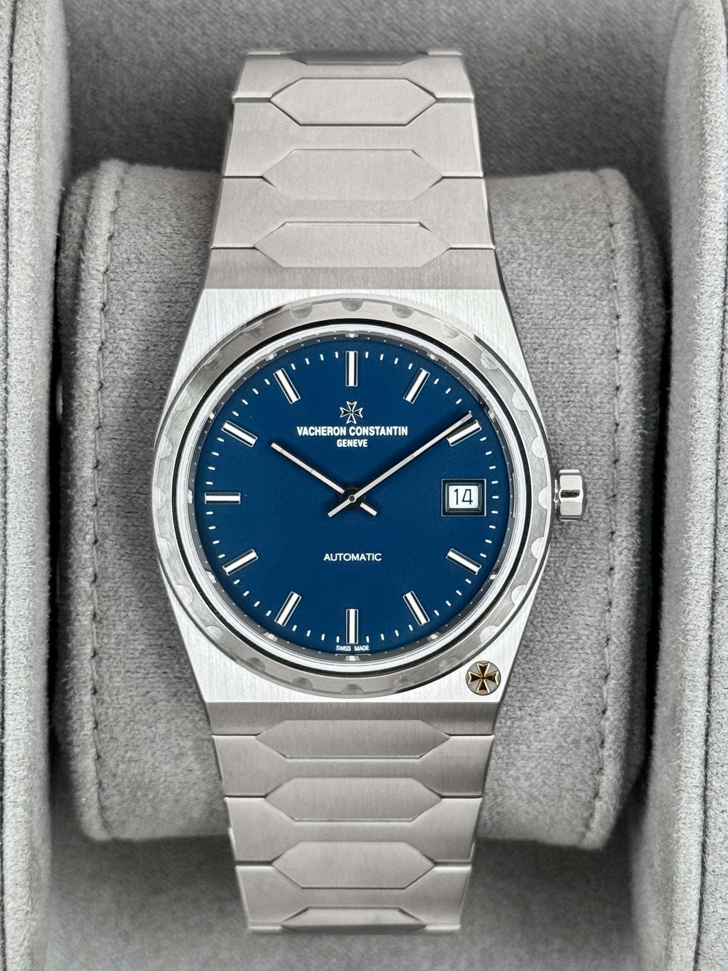 NEW 2026 Vacheron Constantin 222 37mm 4200H Stainless Steel Blue Dial