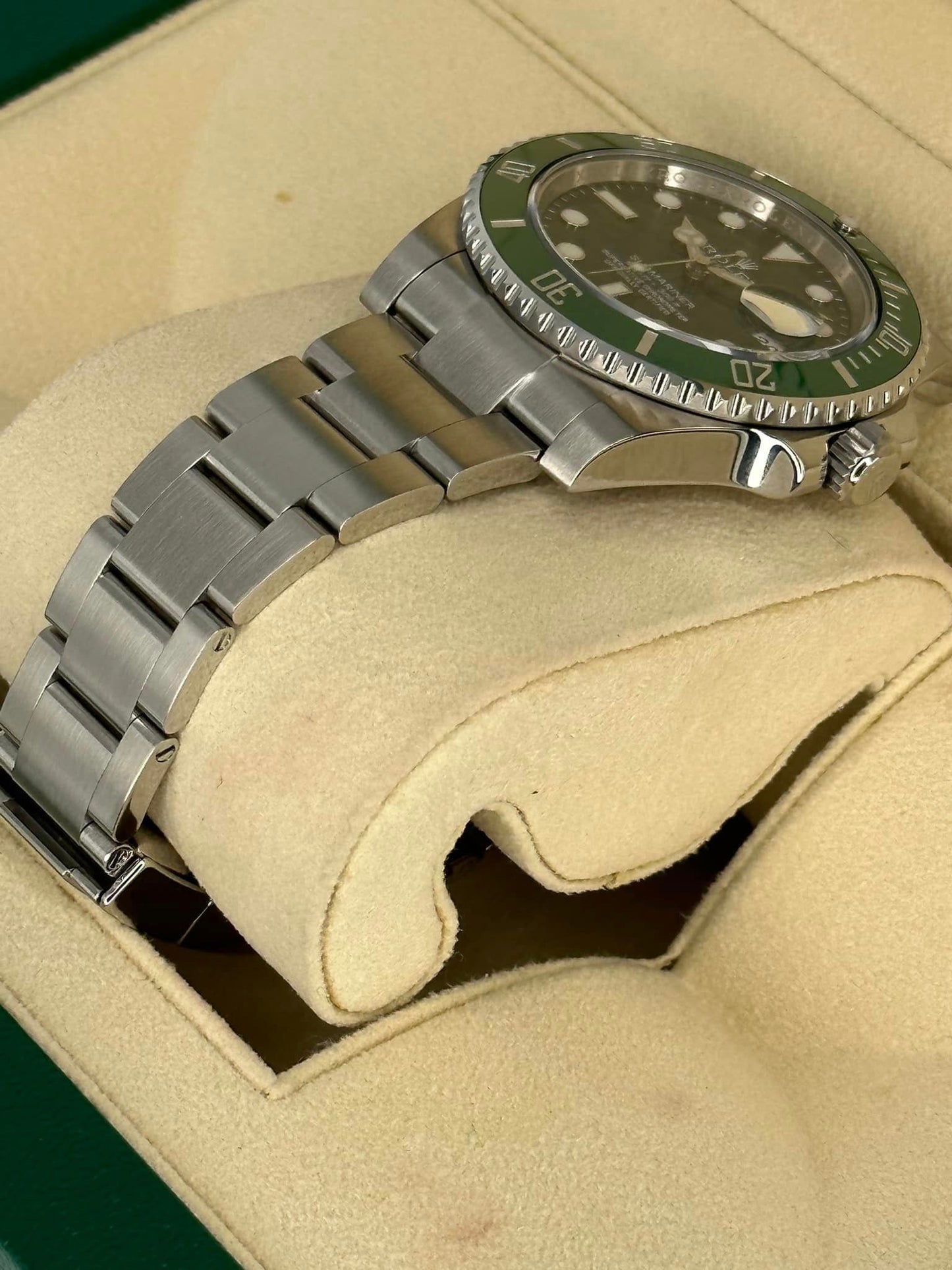 Submariner Date "Hulk" 40mm 116610LV Stainless Steel Green Dial - MyWatchLLC