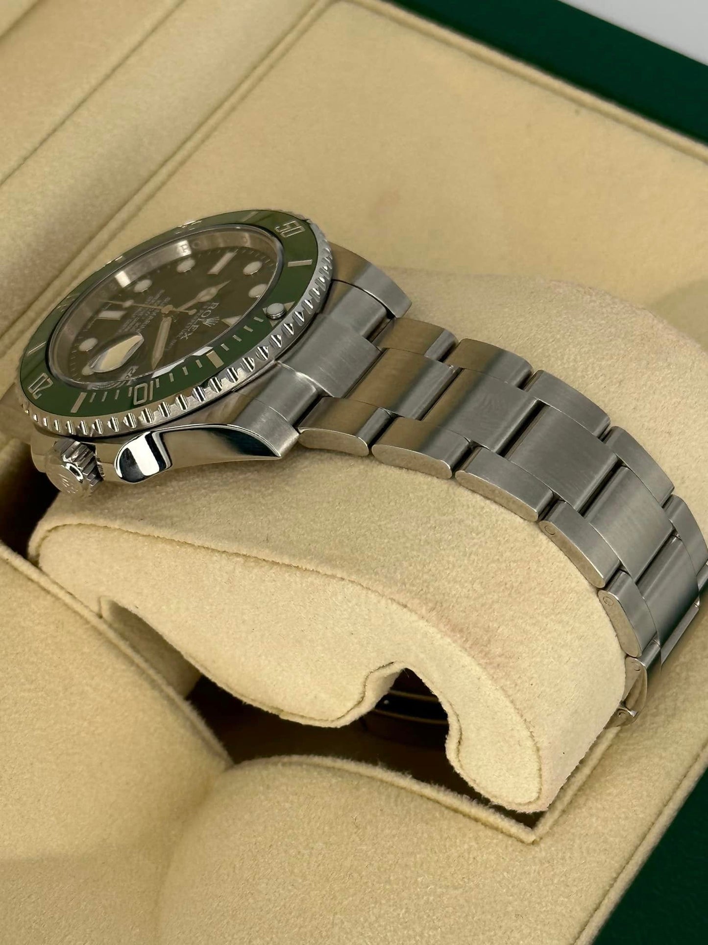 Submariner Date "Hulk" 40mm 116610LV Stainless Steel Green Dial - MyWatchLLC