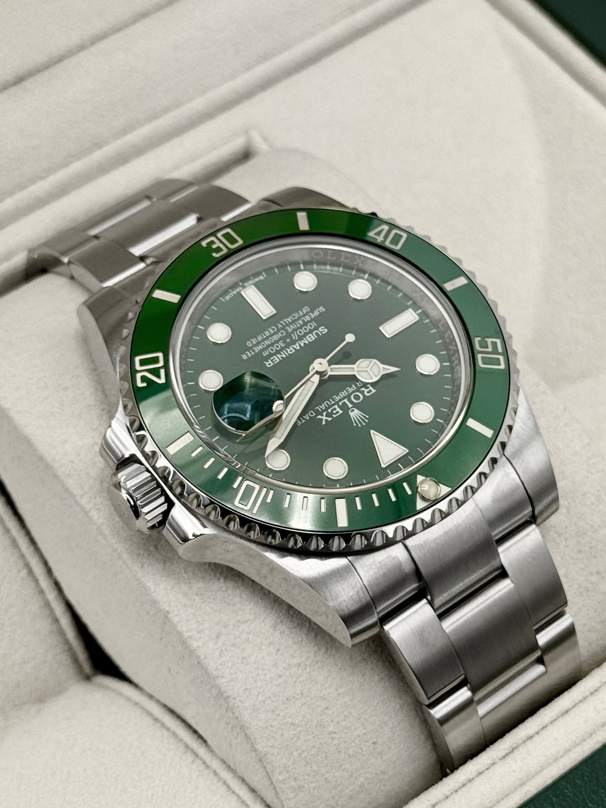 2016 Rolex Submariner Hulk 40mm 116610LV Green Dial