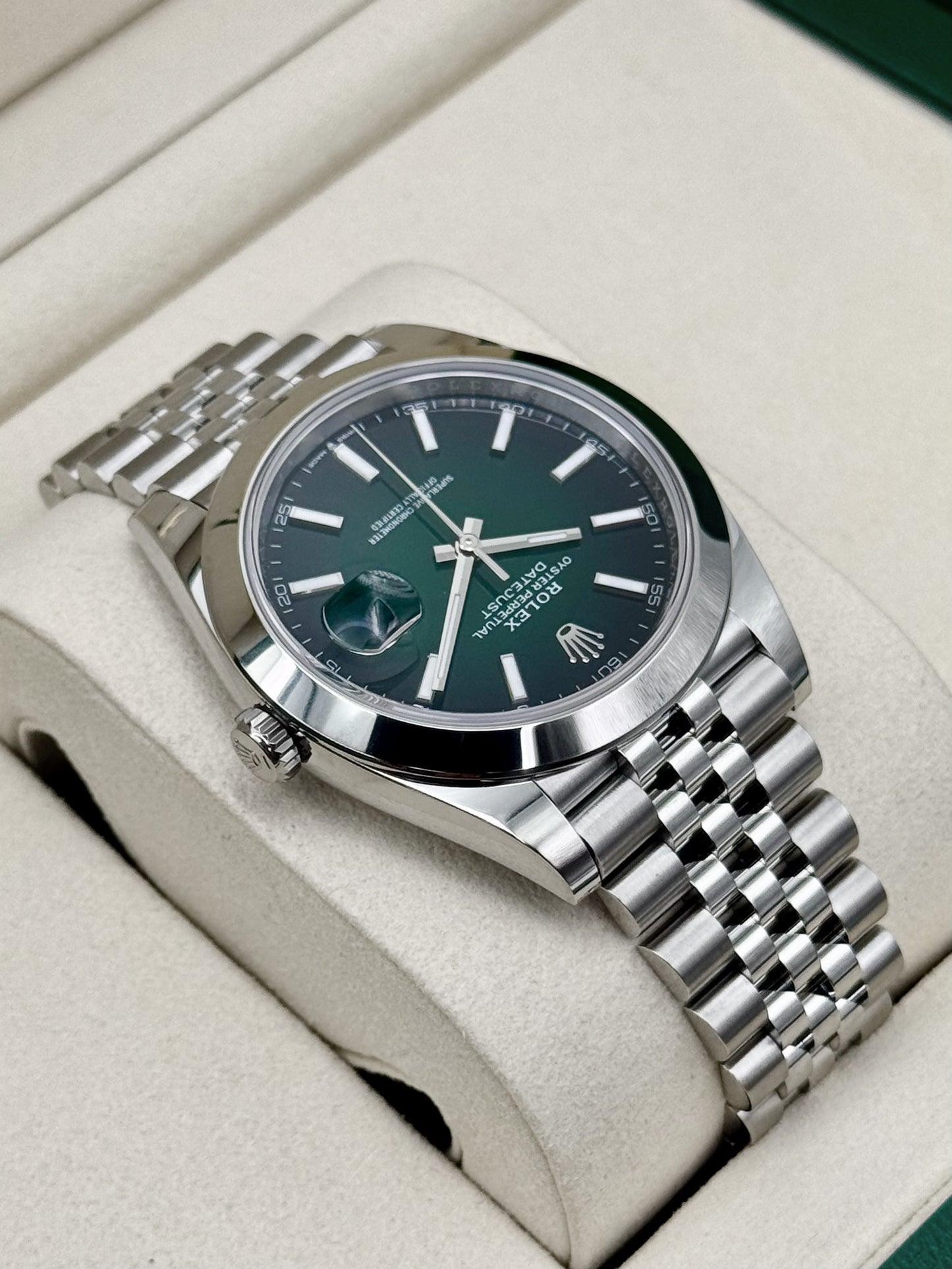 NEW 2026 Rolex Datejust 41mm 126300 Stainless Steel Jubilee Green Ombre Dial