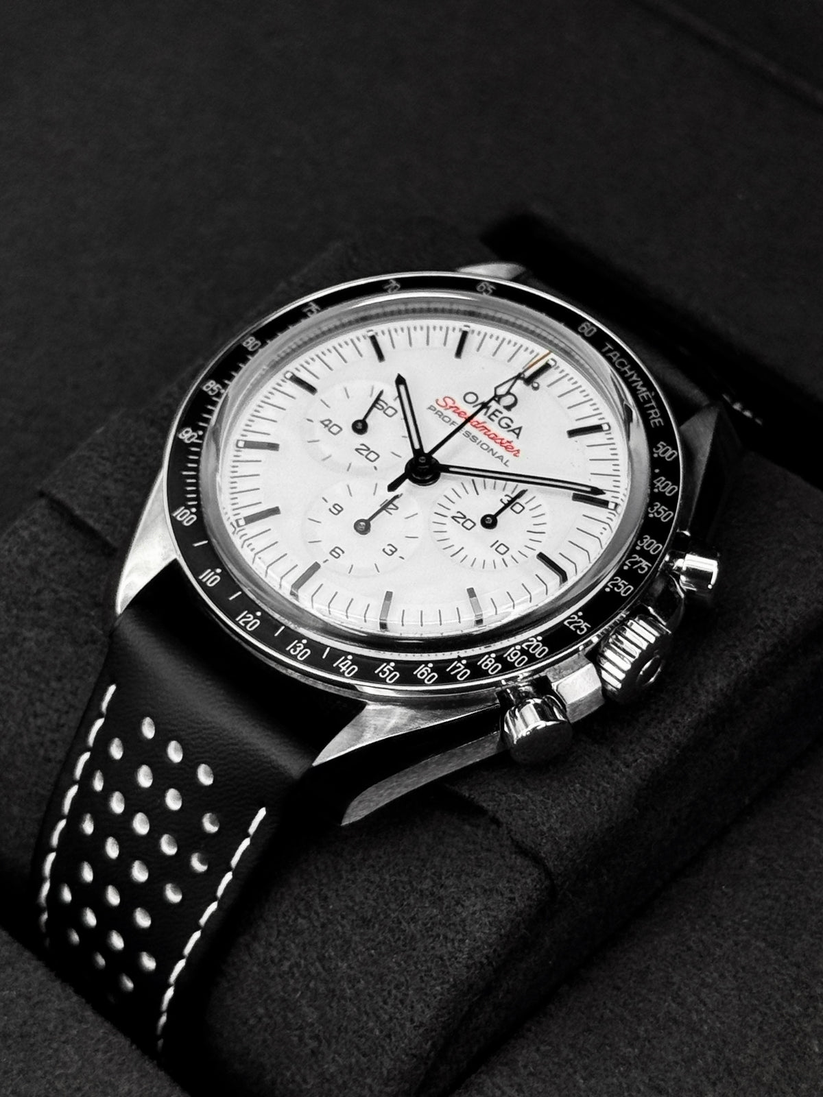 2026 Omega Speedmaster Moonwatch Pro 42mm 310.32.42.50.04.001 White Dial