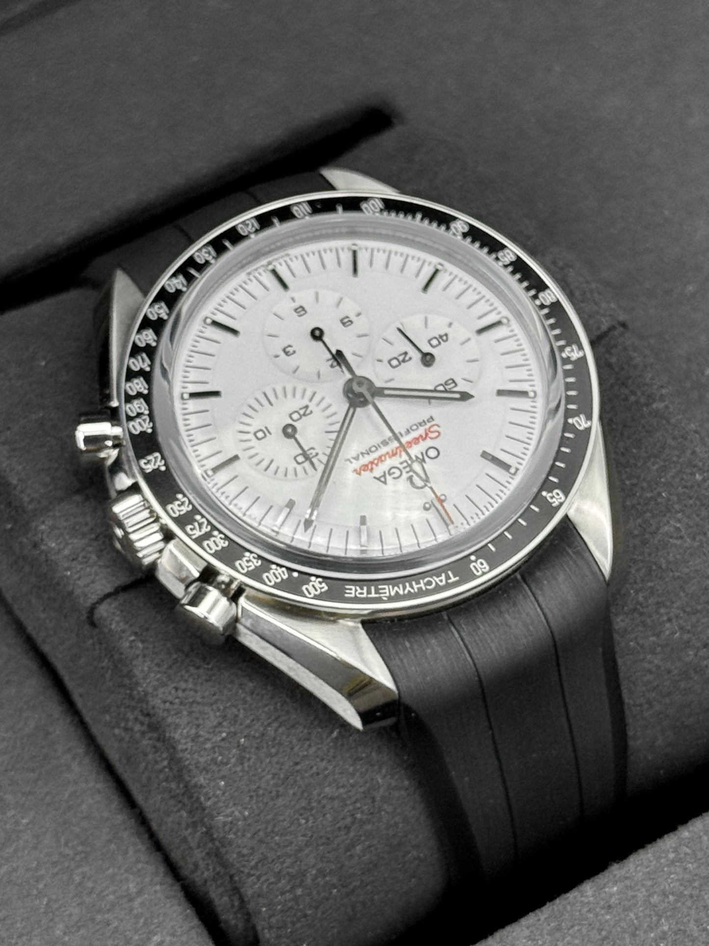 2025 Omega Speedmaster Moonwatch Pro 42mm 310.32.42.50.04.001 White Dial