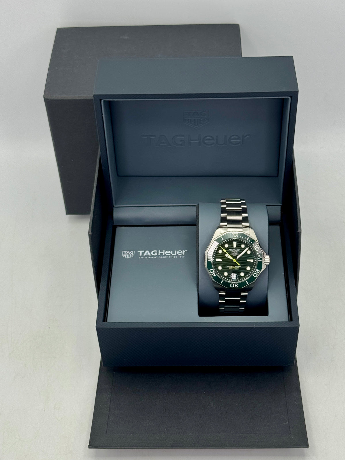 2025 TAG Heuer Aquaracer Pro 300 Date 42mm WBP5116 Stainless Steel Green Dial