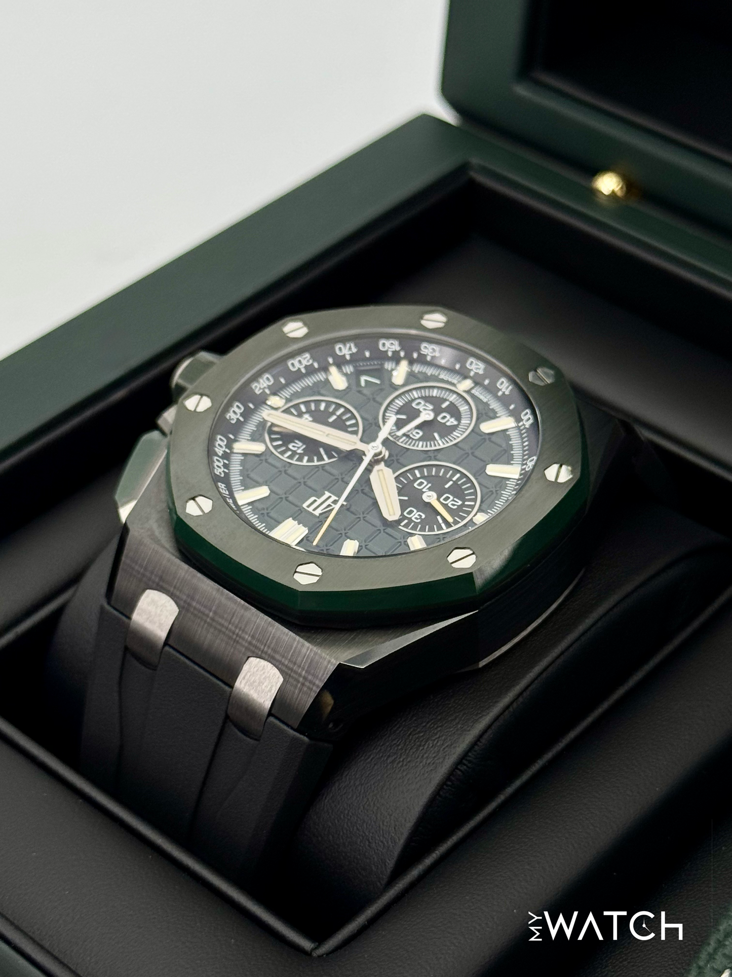 NEW 2025 Audemars Piguet Royal Oak Chroograph 43mm 26420CE Ceramic Green Dial