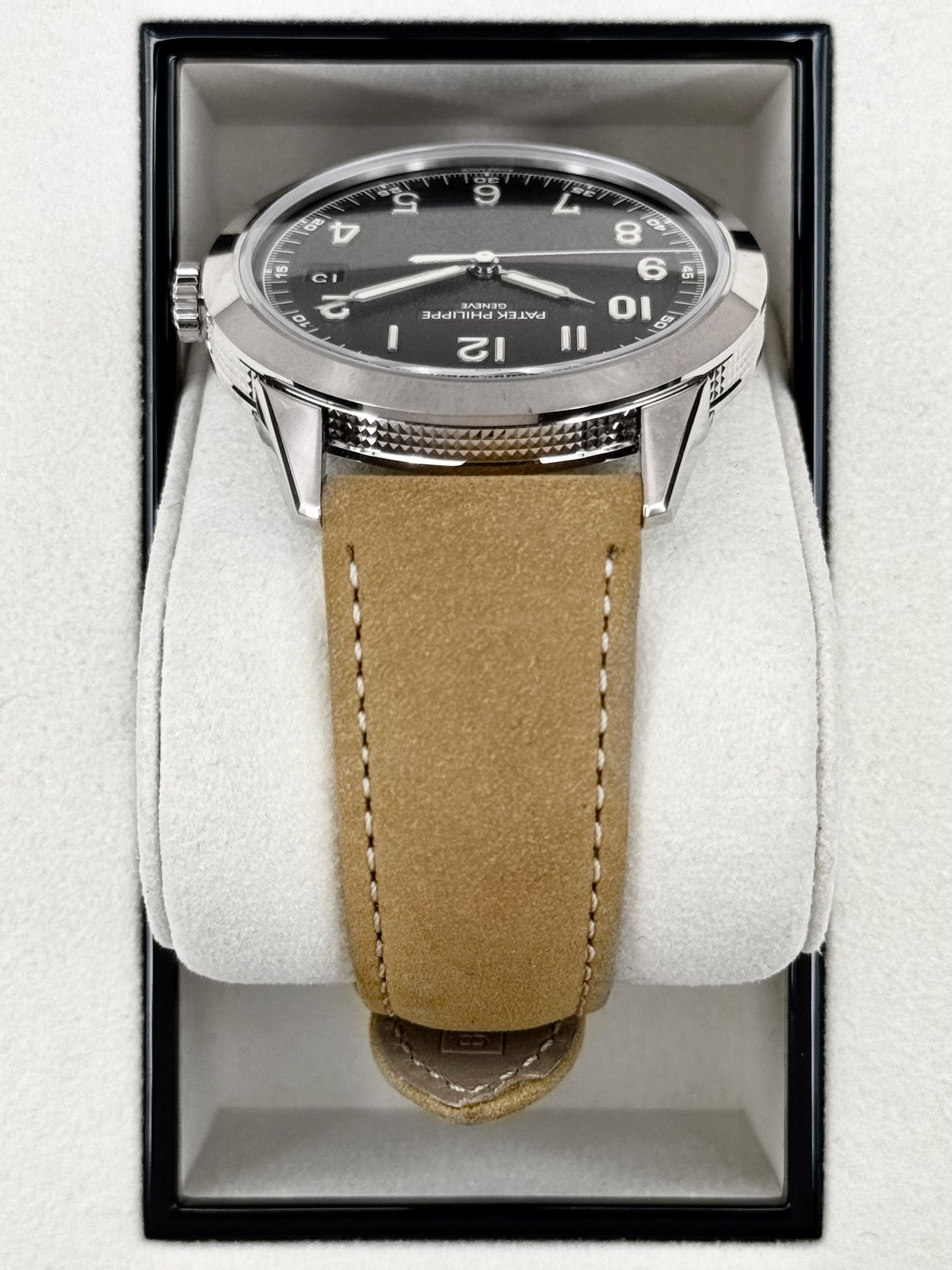 2025 Patek Philippe Calatrava 40mm 5226G White Gold Black Dial