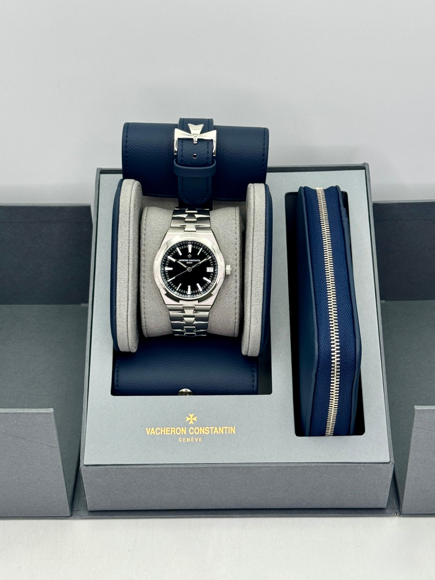 NEW 2026 Vacheron Constantin Overseas 41mm 4520V Stainless Steel Black Dial