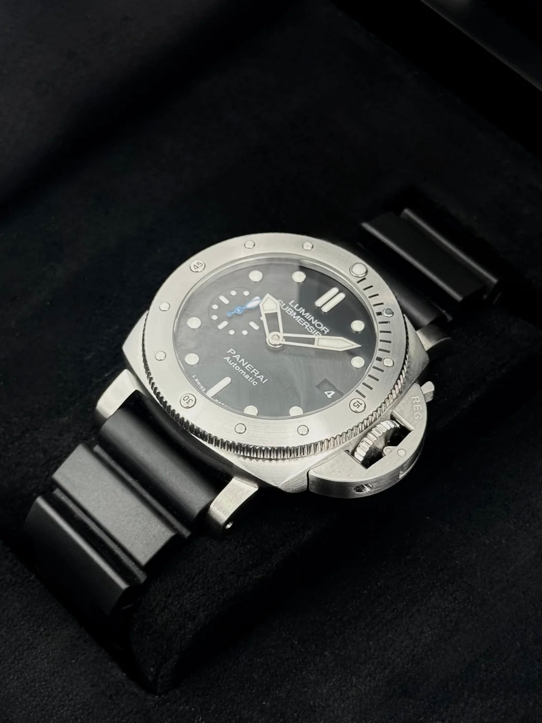 2018 Panerai Luminor Submersible 1950 3 Days 42mm PAM00682 Black Dial