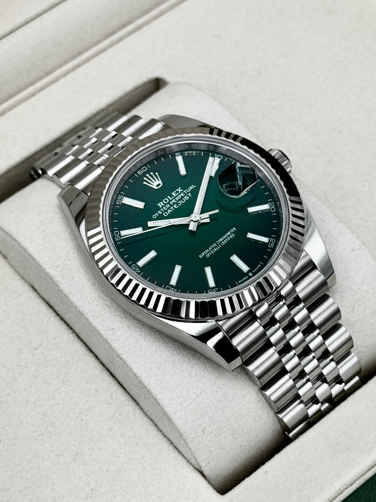 NEW 2026 Rolex Datejust 41mm 126334 Stainless Steel Jubilee Green Ombre Dial