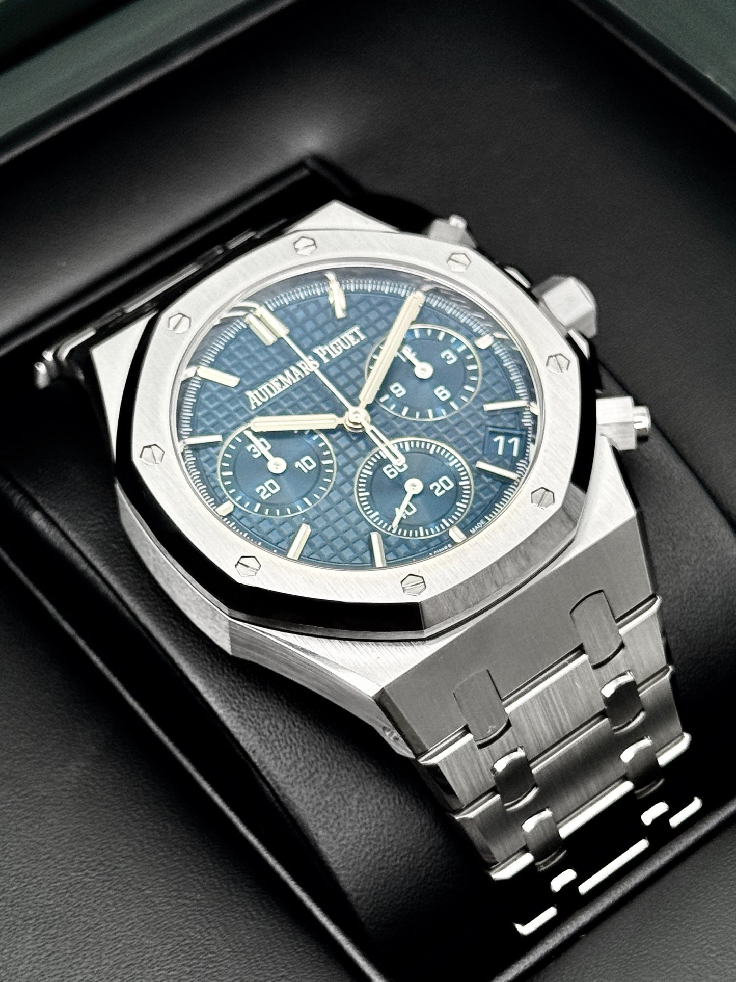 NEW 2026 Audemars Piguet Royal Oak Chronograph 41mm 26240ST Blue Dial