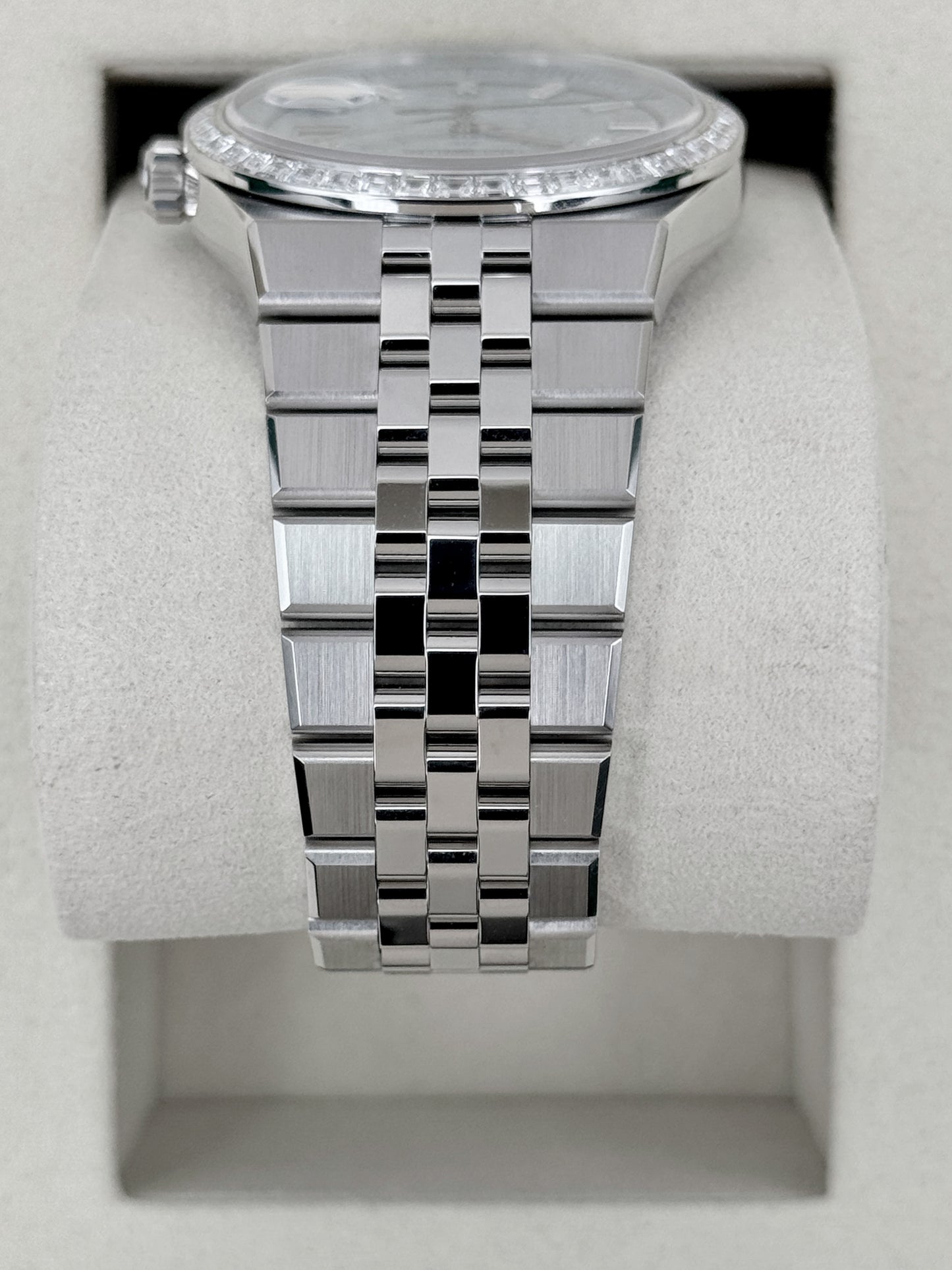 NEW 2026 Rolex Land-Dweller 36mm 127286TBR Platinum Ice Blue Honeycomb Motif Diamond Dial