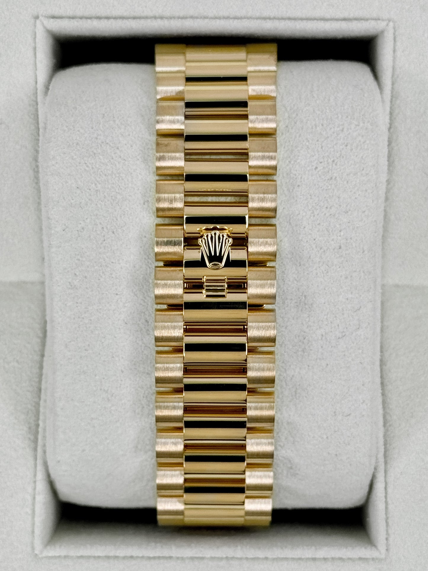 2016 Rolex Day-Date 40mm 228238 Presidential Silver Motif Dial