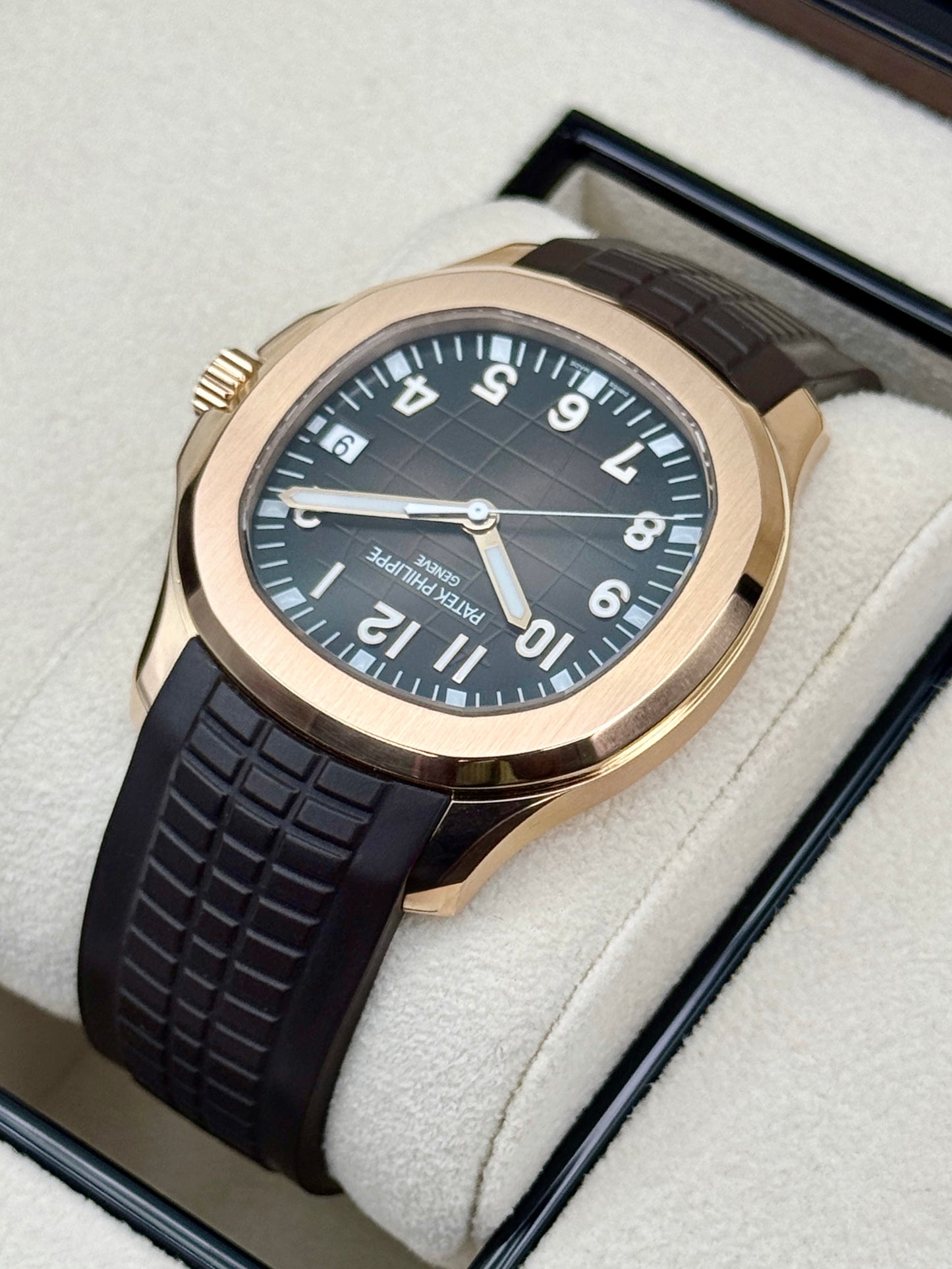 2023 Patek Philippe Aquanaut 40mm 5167R-001 Rose Gold Brown Dial