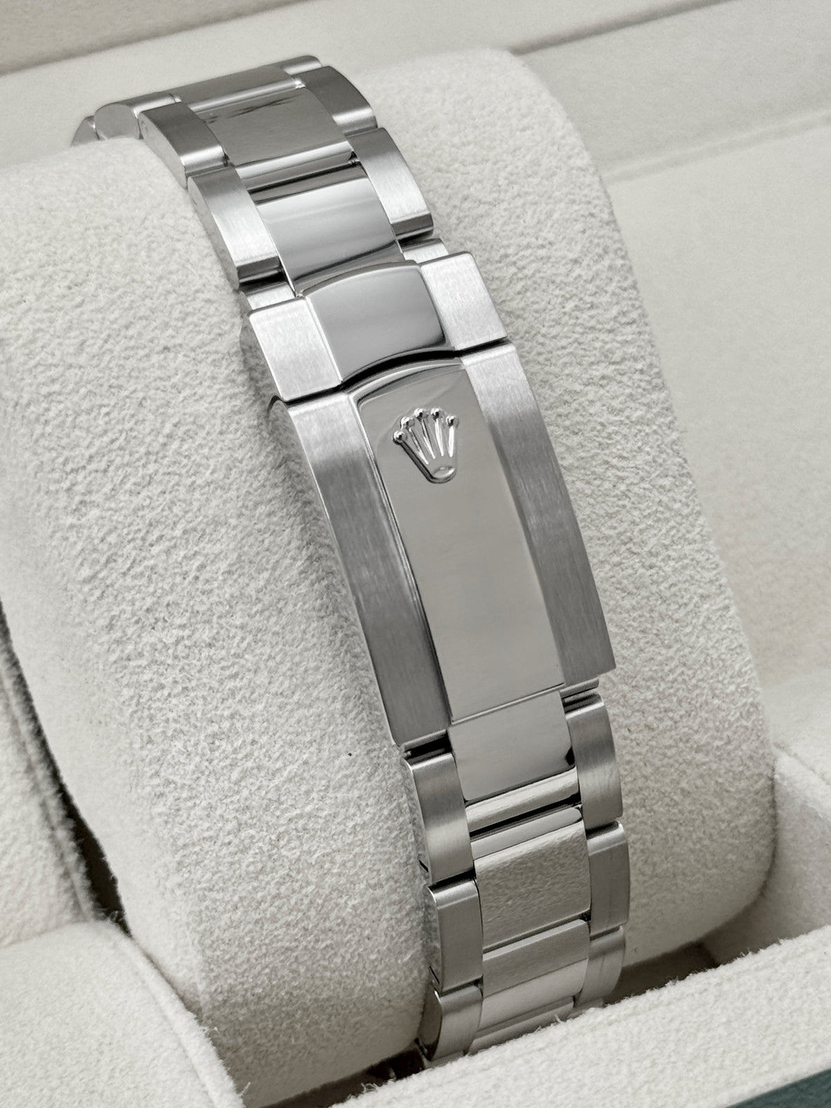 2025 Rolex Datejust 41mm 126334 Stainless Steel Oyster Green Dial