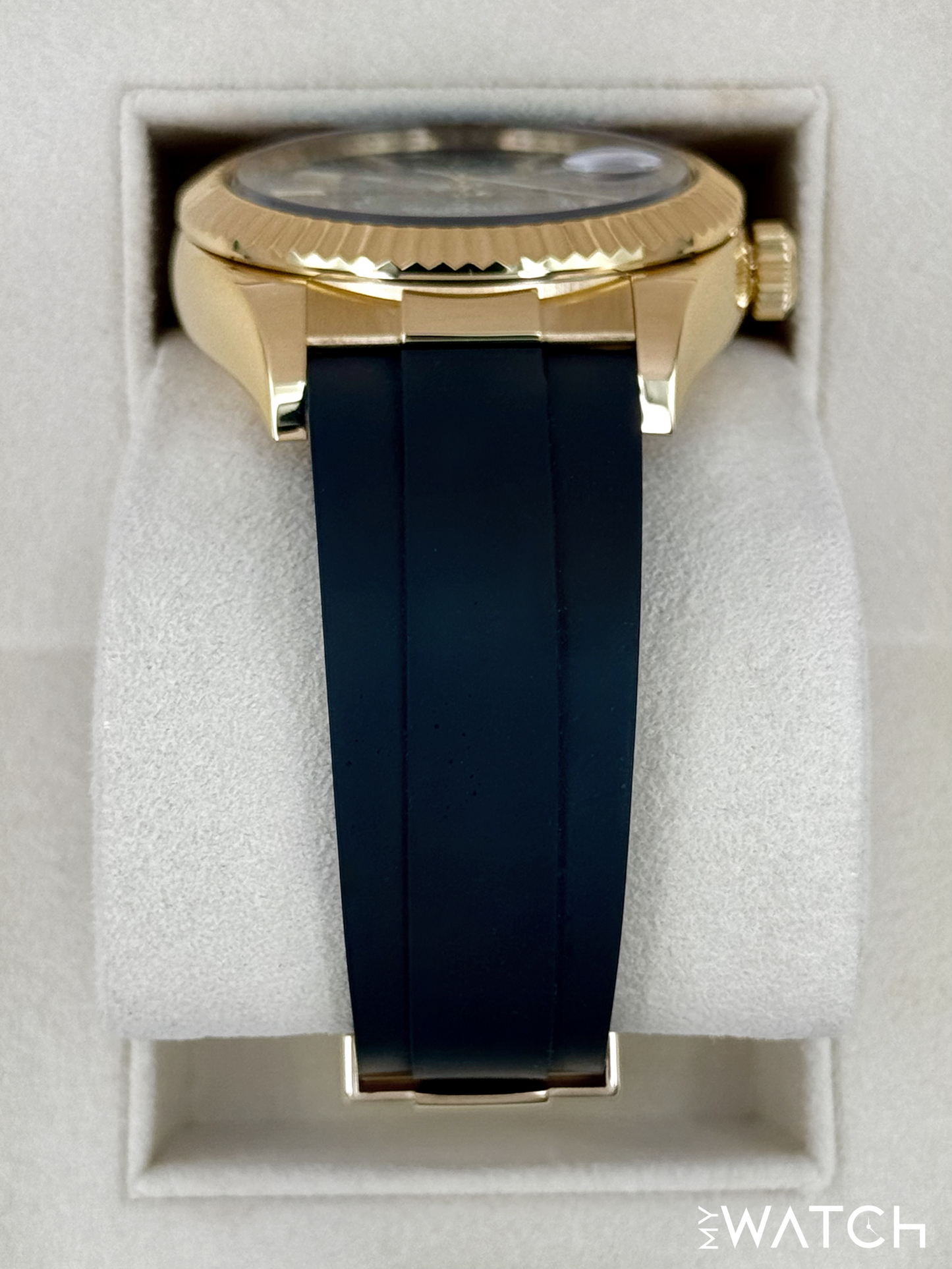 2022 Rolex Sky-Dweller 42mm 326238 Yellow Gold Oysterflex Black Dial