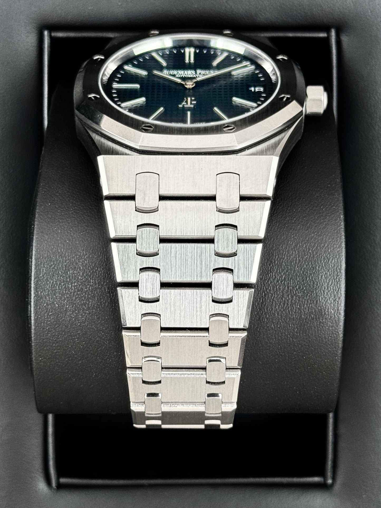 NEW 2025 Audemars Piguet Royal Oak Jumbo 39mm 16202ST Stainless Steel Blue Dial