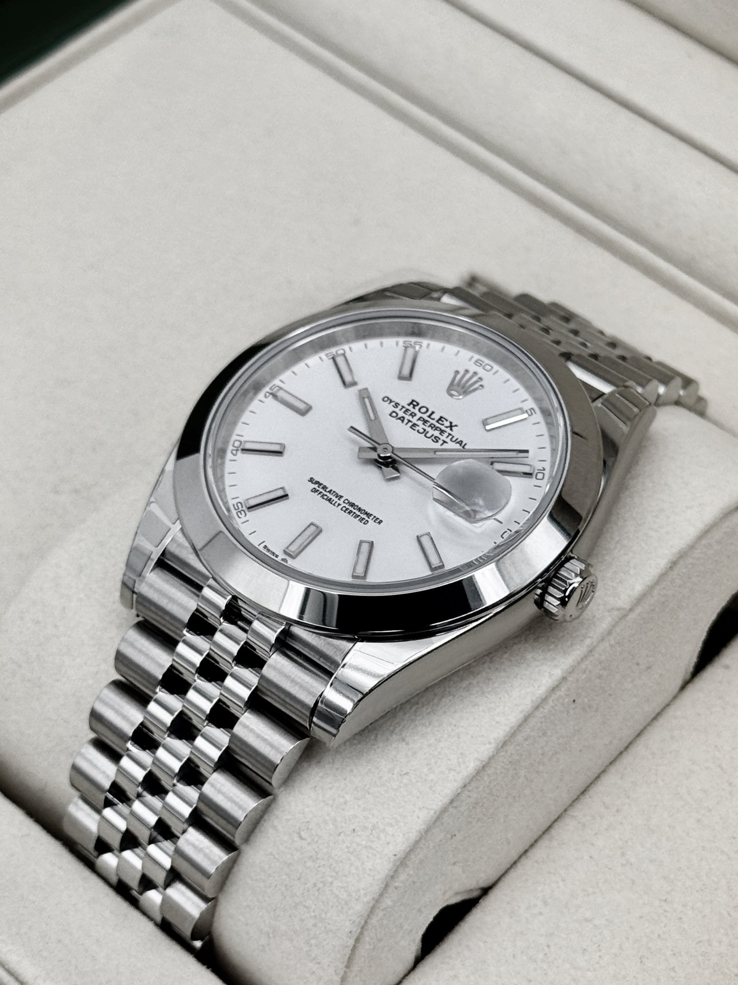 NEW 2026 Rolex Datejust 41mm 126300 Stainless Steel Jubilee White Dial (STICKERED)