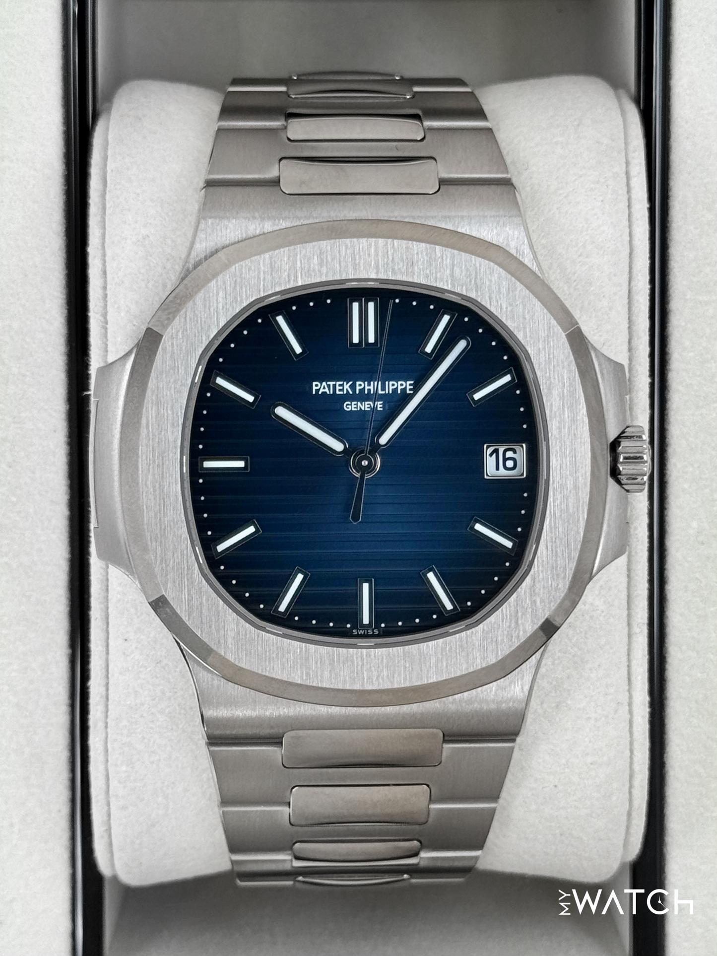 NEW 2025 Patek Philippe Nautilus 41mm 5811/1G White Gold Blue Dial