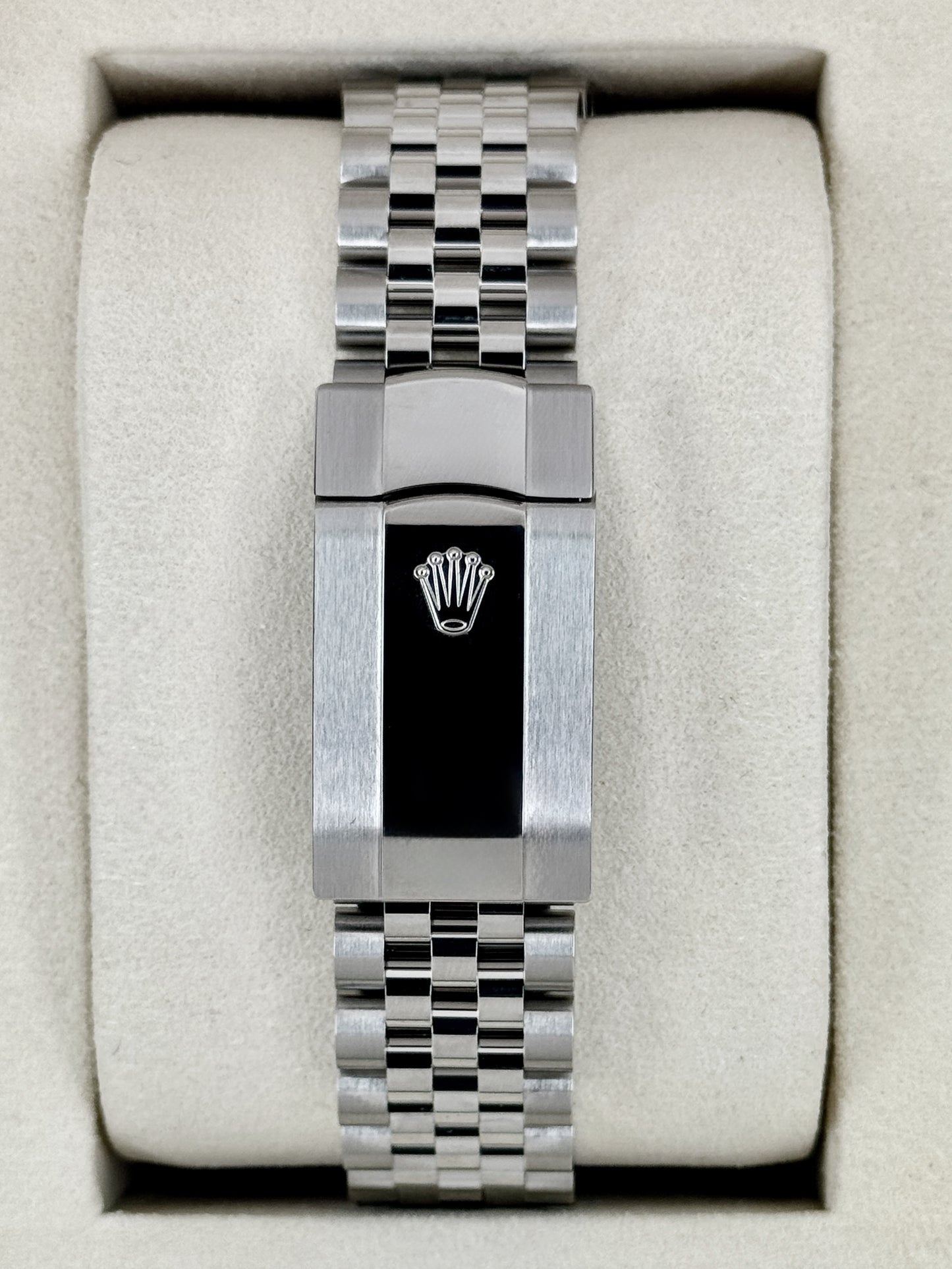 NEW 2025 Rolex Datejust 41mm 126300 Stainless Steel Jubilee Silver Dial