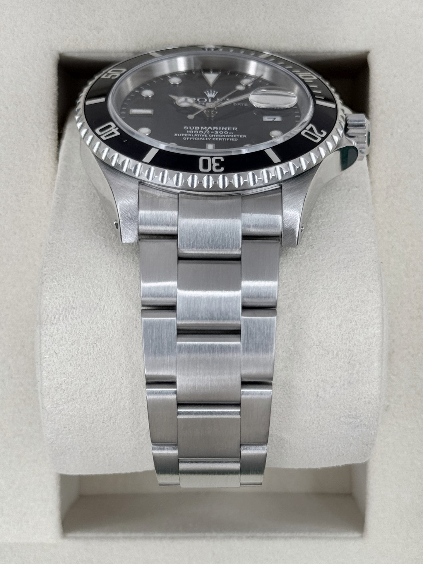 2000 Rolex Submariner 40mm 16610 Stainless Steel Black Dial (Collector's Set)