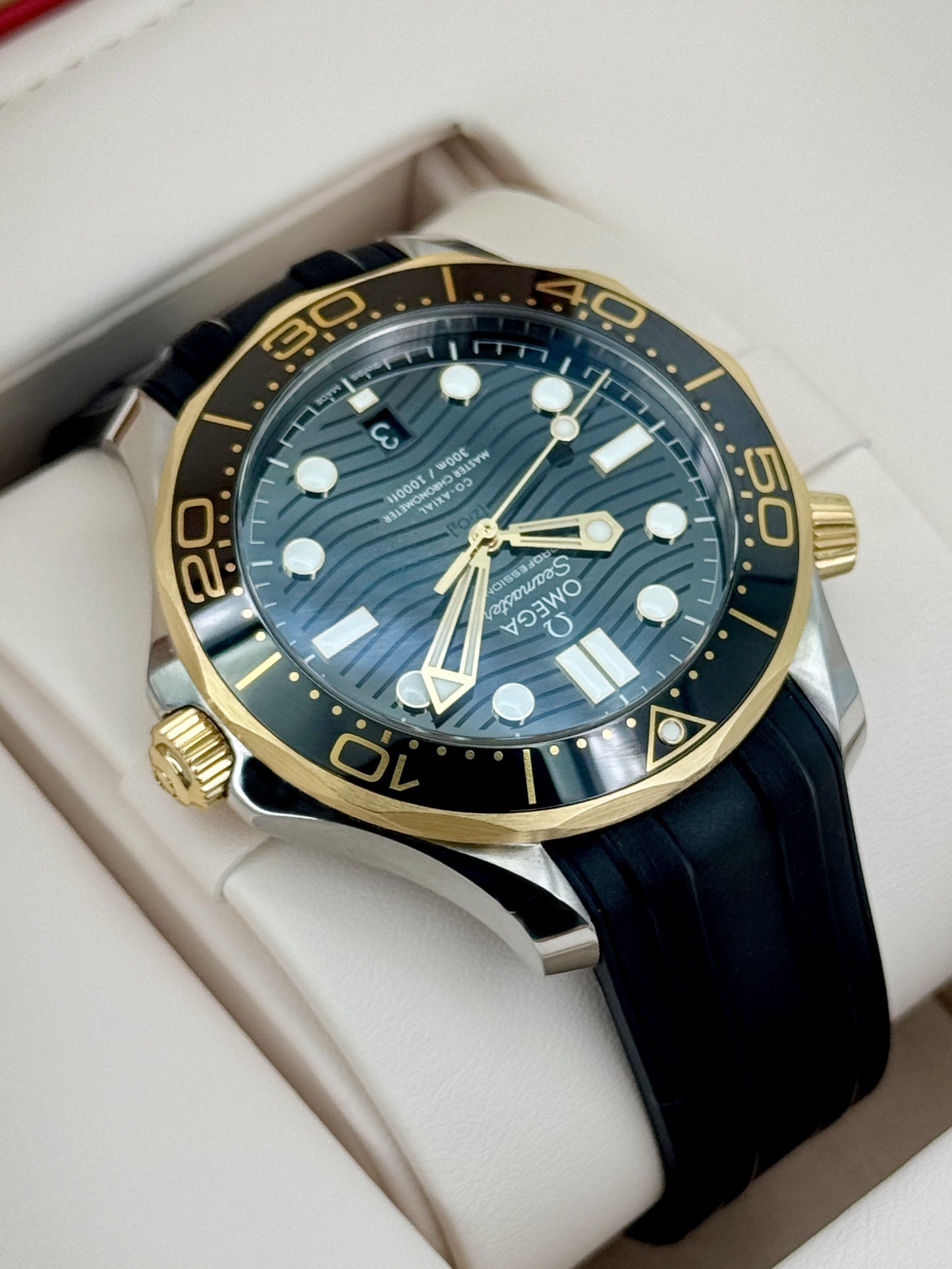 2025 Omega Seamaster Diver 300M 42mm 210.22.42.20.01.001 Black Dial