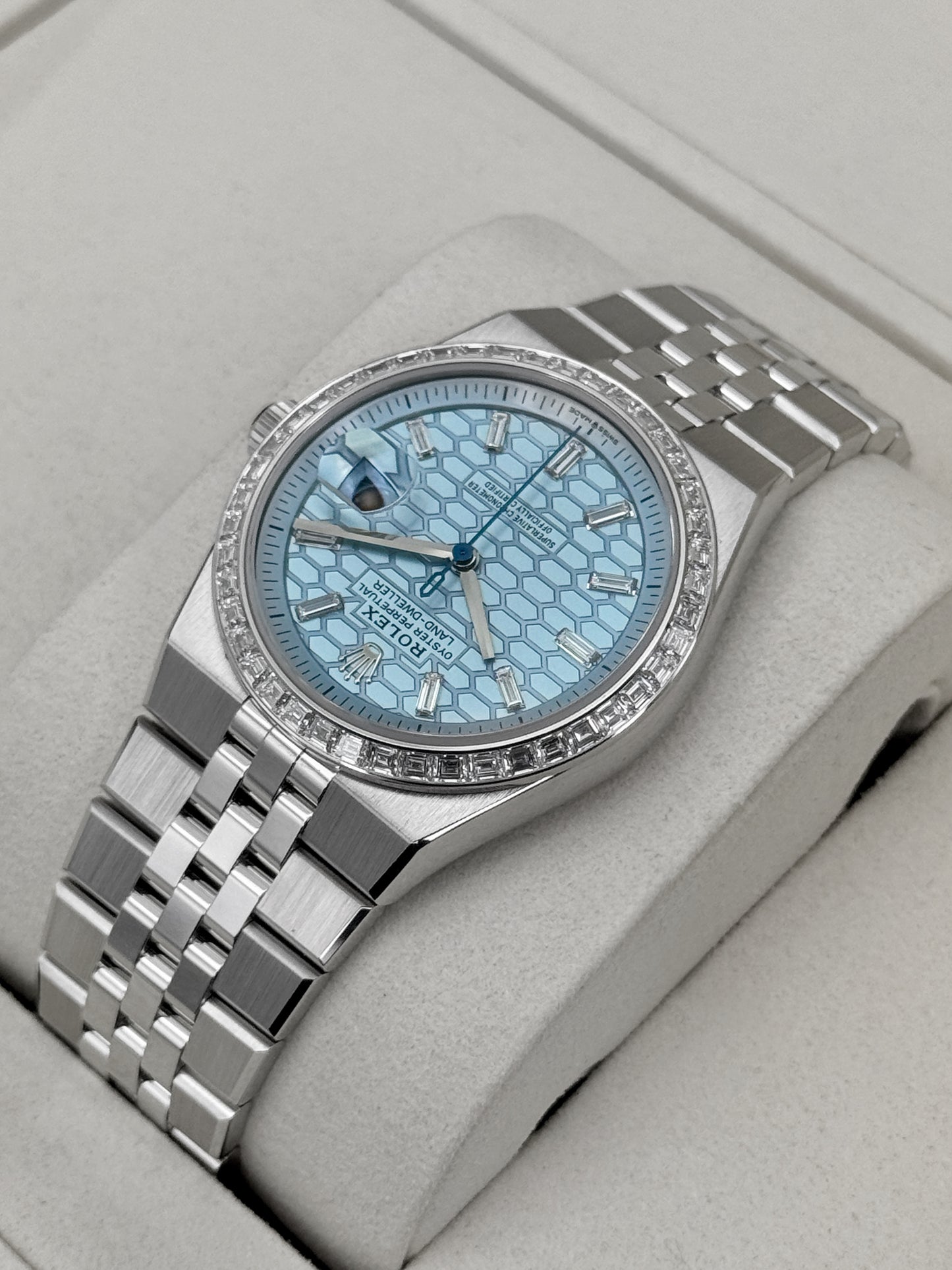 NEW 2026 Rolex Land-Dweller 36mm 127286TBR Platinum Ice Blue Honeycomb Motif Diamond Dial