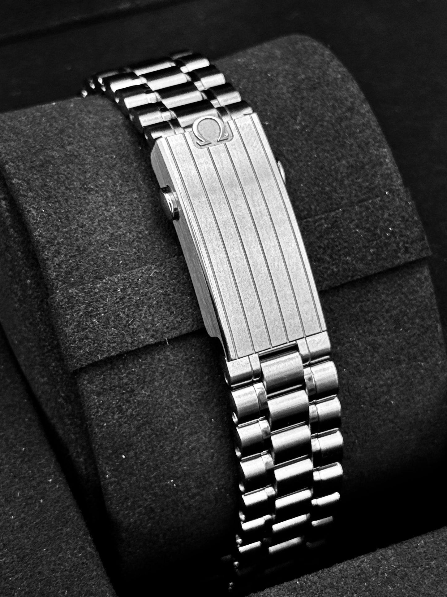 2023 Omega Speedmaster Pro Moonwatch 42mm 310.30.42.50.01.002 Black Dial