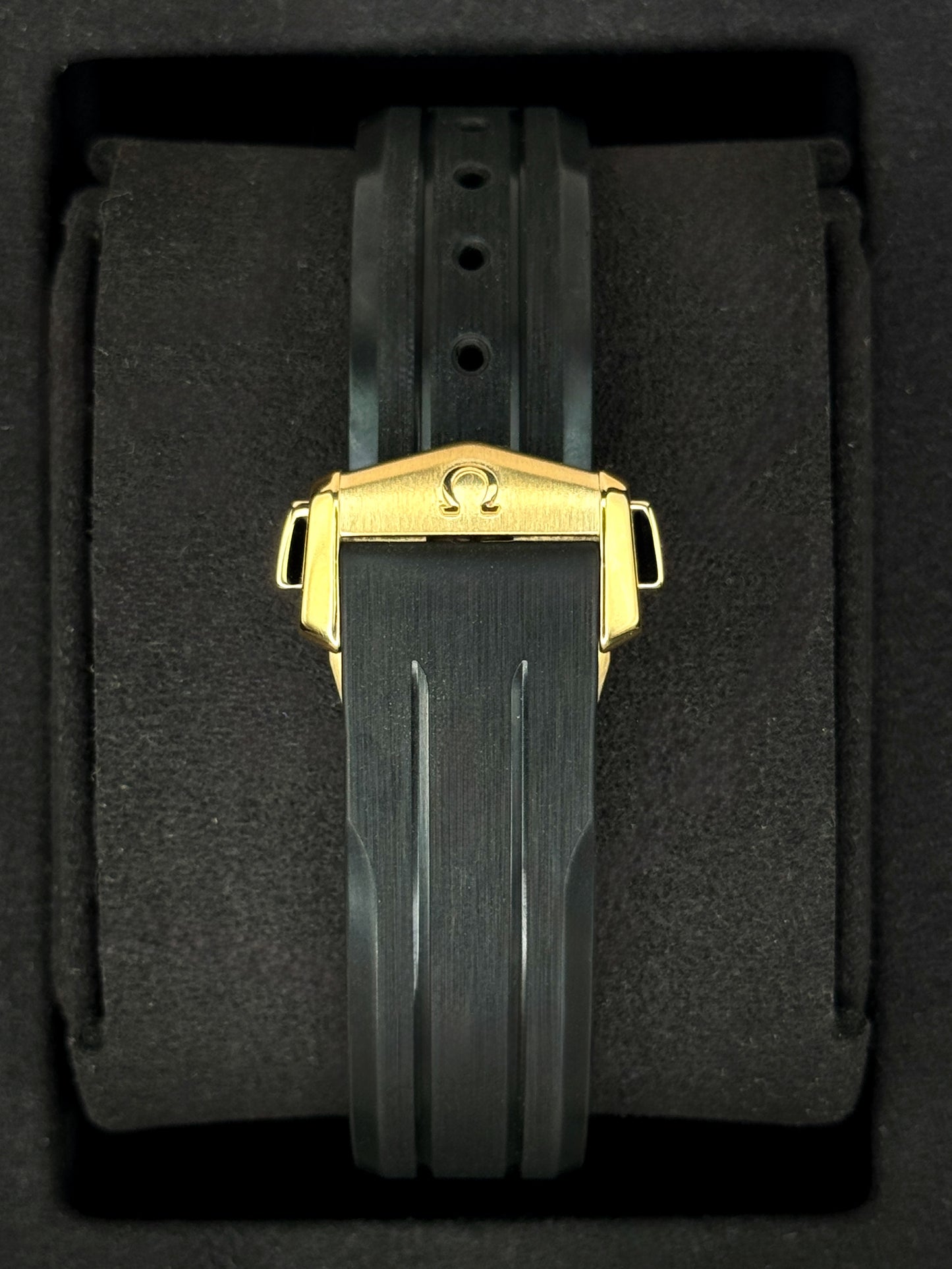 2022 Omega Speedmaster 42mm 310.62.42.50.99.001 18kt Yellow Gold
