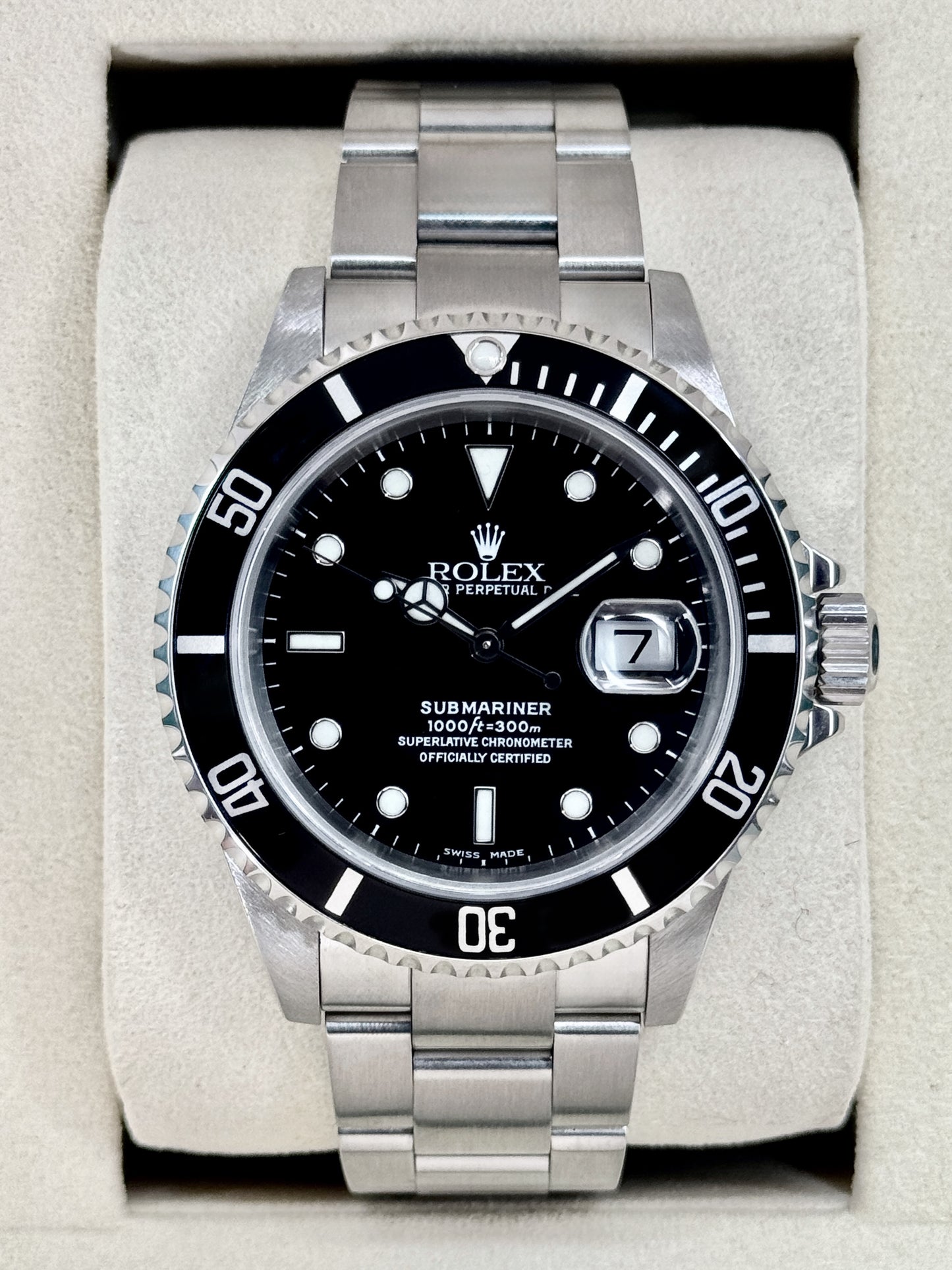 2000 Rolex Submariner 40mm 16610 Stainless Steel Black Dial (Collector's Set)