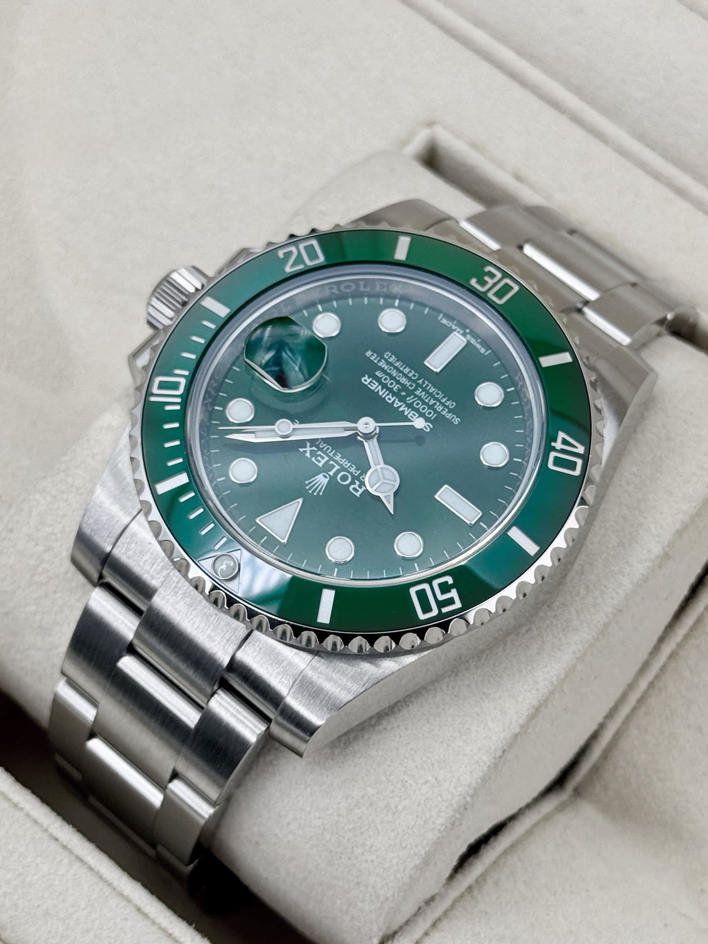 2019 Rolex Submariner Hulk 40mm 116610LV Green Dial