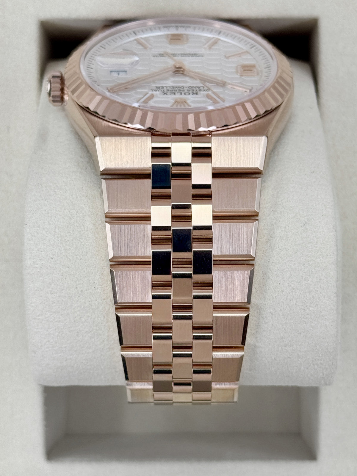 NEW 2026 Rolex Land-Dweller 40mm 127335 Rose Gold Flat Jubilee White Dial (NEW STYLE CARD)