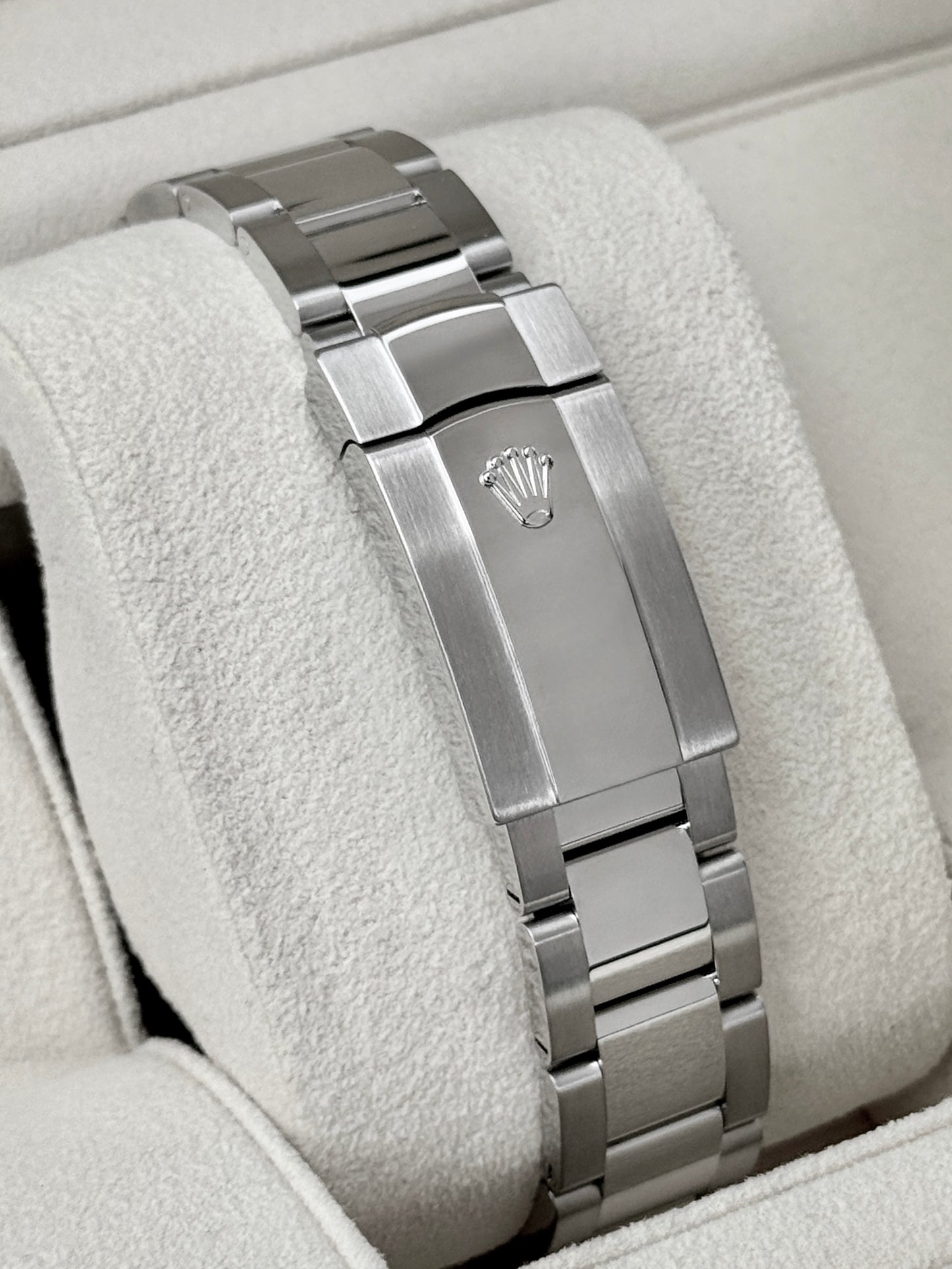 2021 Rolex Datejust 41mm 126300 Stainless Steel Oyster Black Dial