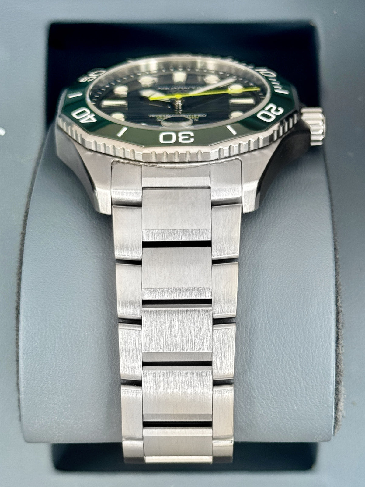 2025 TAG Heuer Aquaracer Pro 300 Date 42mm WBP5116 Stainless Steel Green Dial