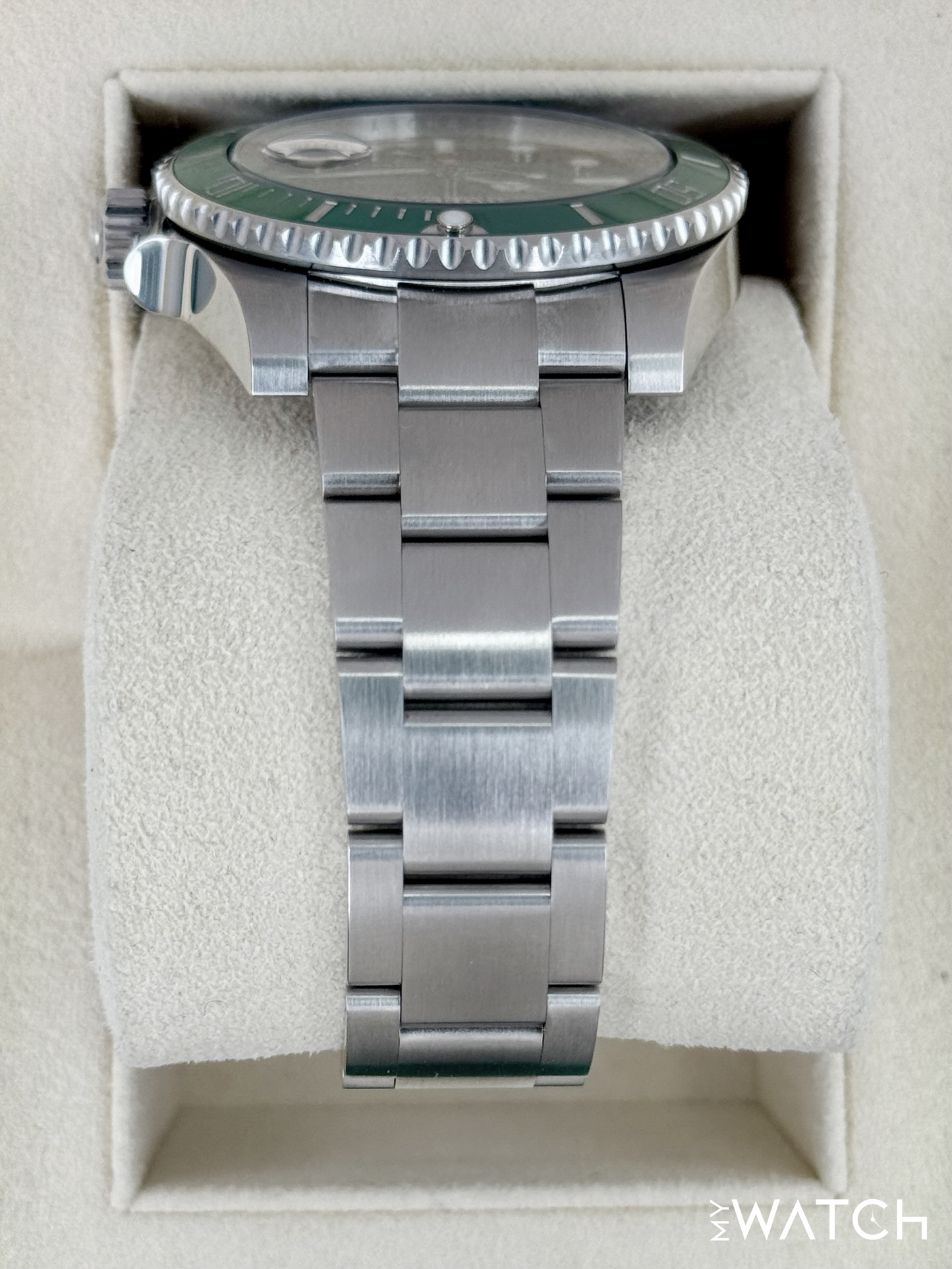 2020 Rolex Submariner “Hulk” 40mm 116610LV Green Dial