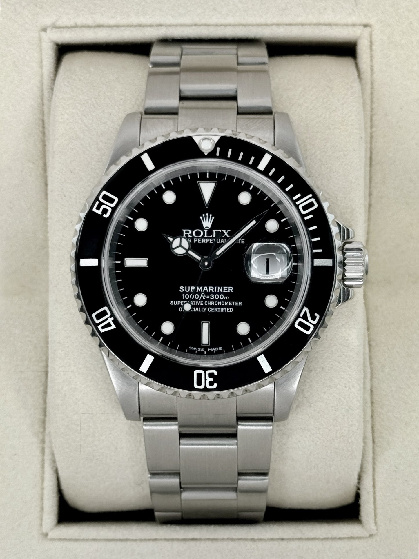 2000 Rolex Submariner 40mm 16610 Stainless Steel Black Dial